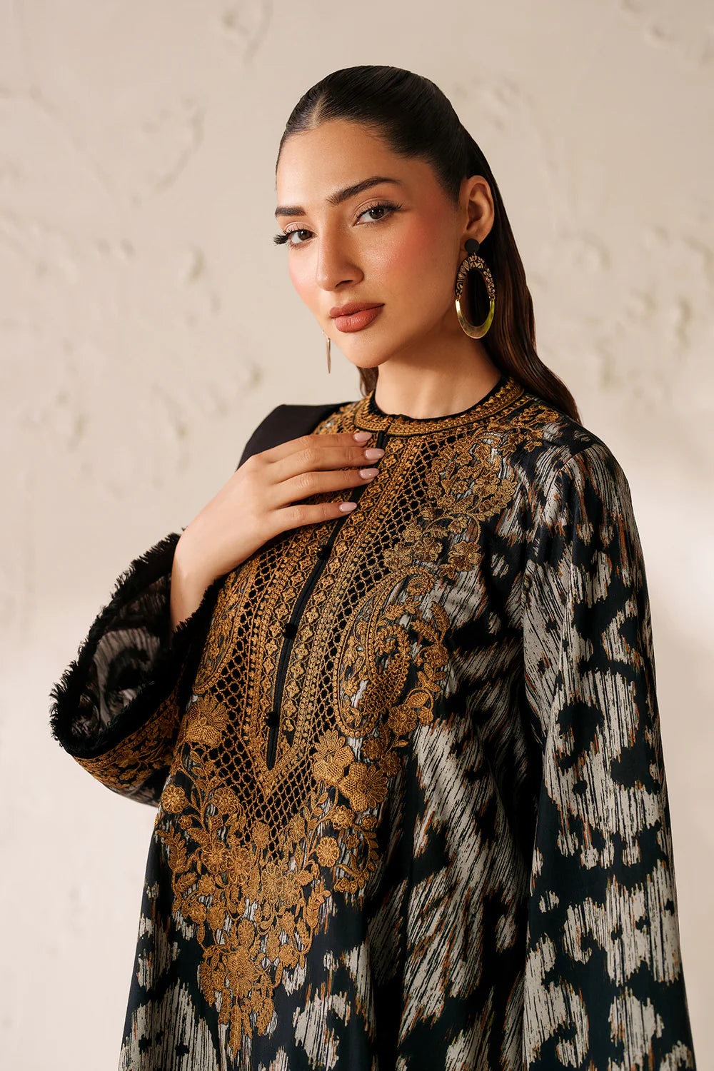 Baroque Embroidered Viscose Linen Three Piece Suit BR-VC-BLK02