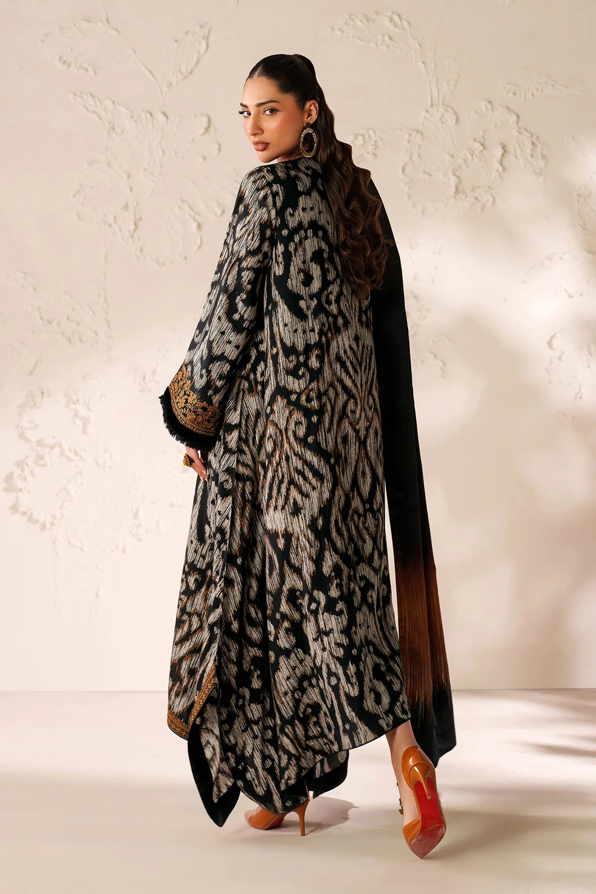 Baroque Embroidered Viscose Linen Three Piece Suit BR-VC-BLK02