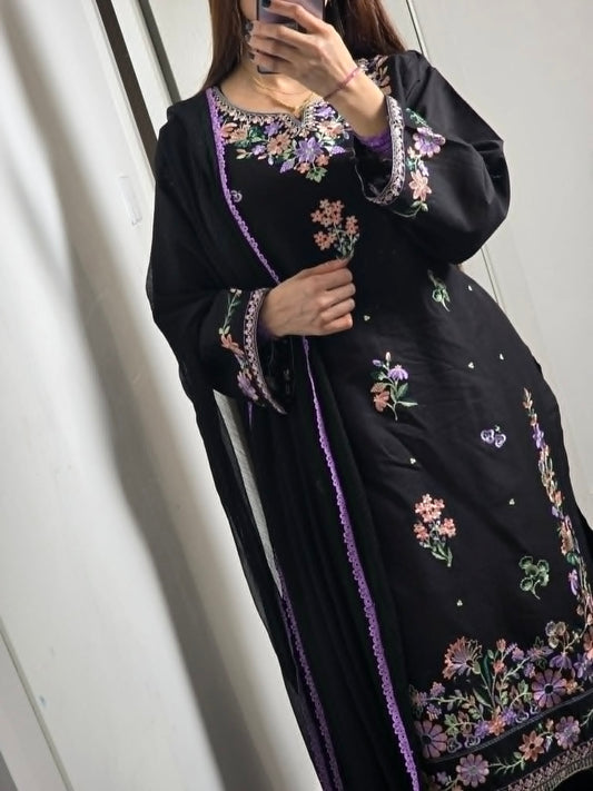 Uznau Embroidered Lawn Three Piece Suit UZ-LWN-BLK029