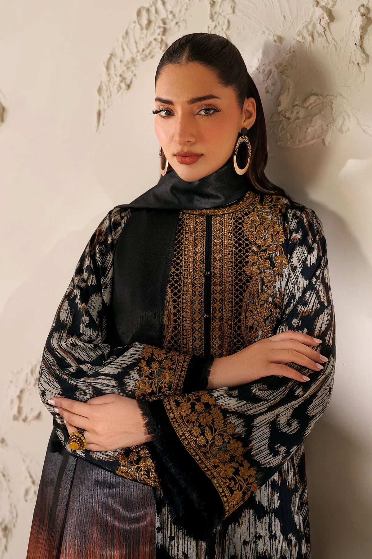 Baroque Embroidered Viscose Linen Three Piece Suit BR-VC-BLK02