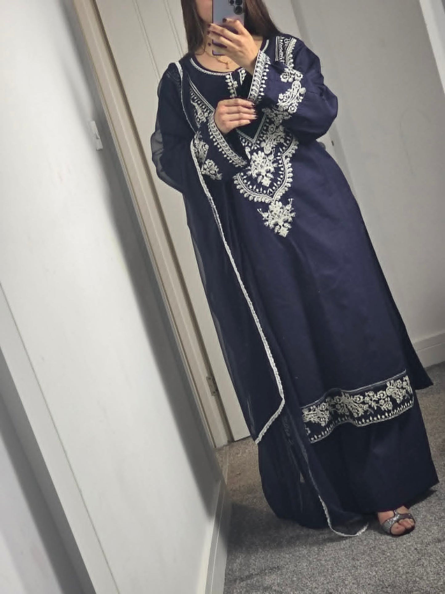 Uznau Embroidered Lawn Three Piece Suit UZ-LWN-BLK031