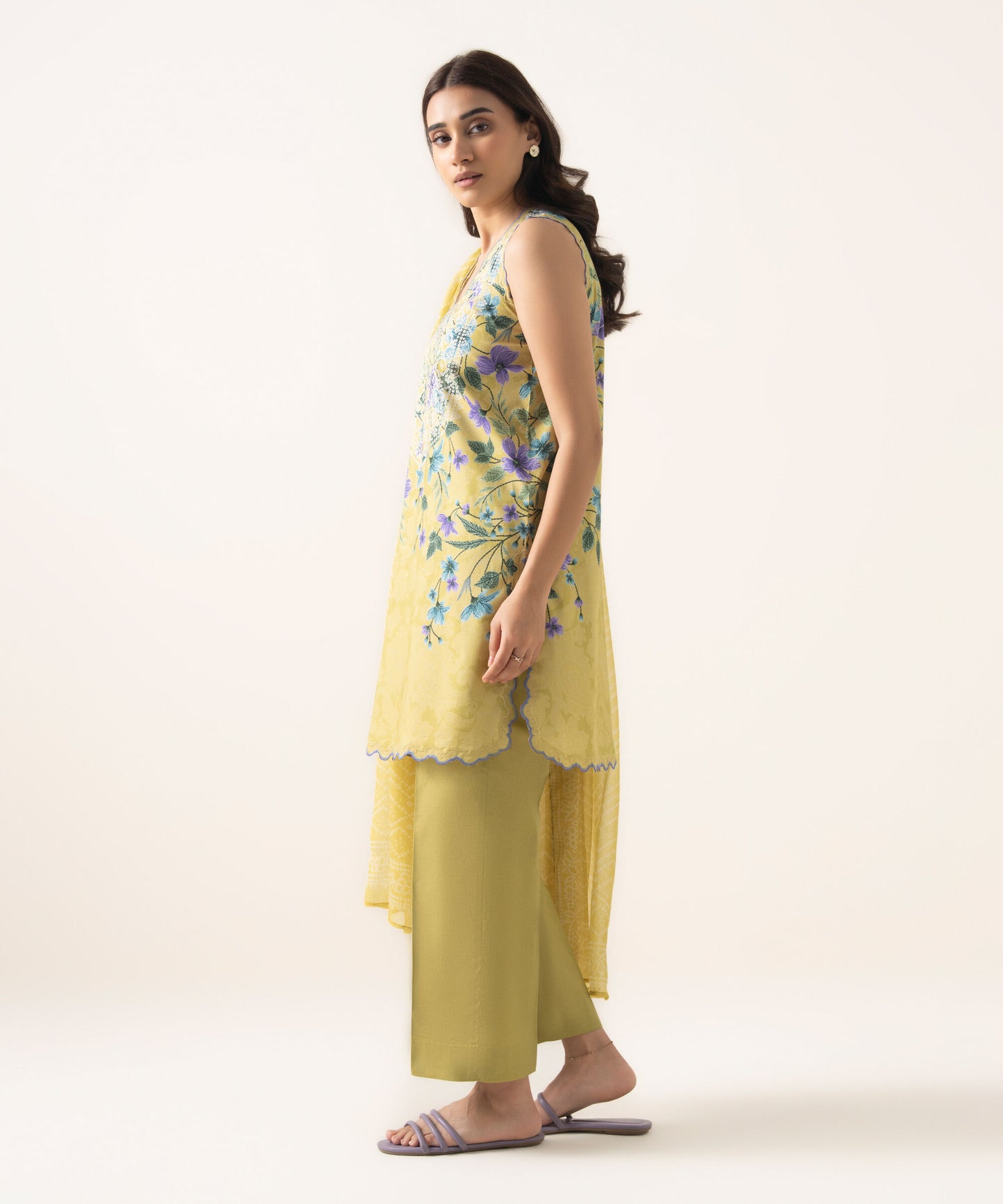 Sapphire Printed Lawn Three Piece Suit SP-LWN-YL08