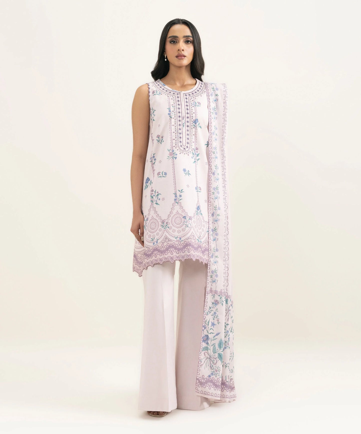 Sapphire Embroidered Lawn Three Piece Suit SP-LWN-PNK07