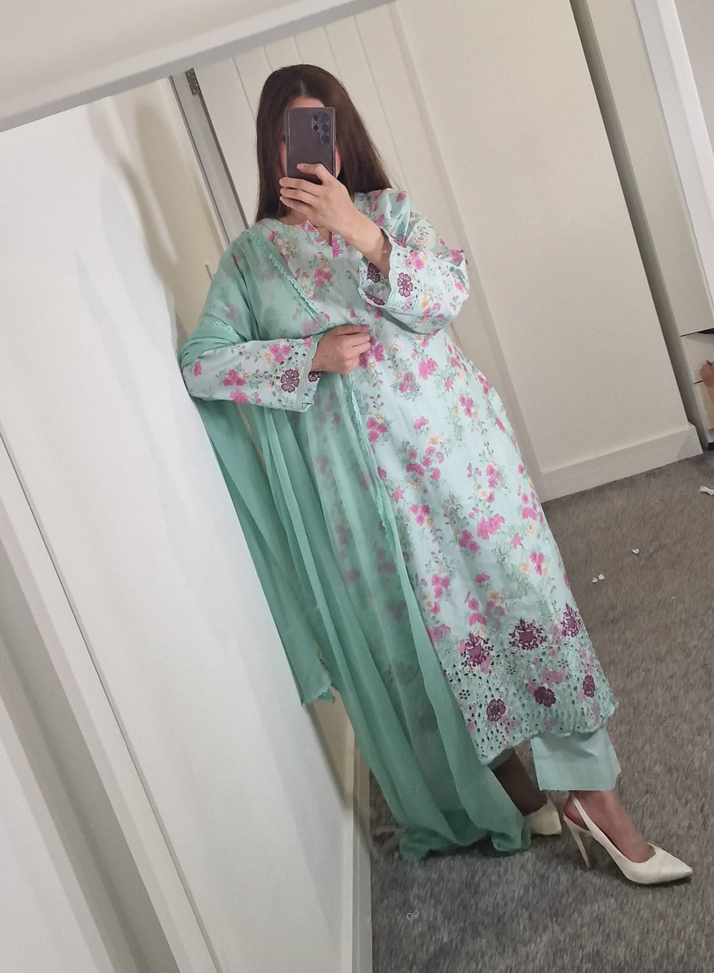 Uznau Embroided lawn Three Piece Summer Suit UZ-LWN-GR07