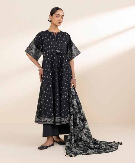 Sapphire Embroided Lawn Three Piece Suit SP-LWN-BLK017