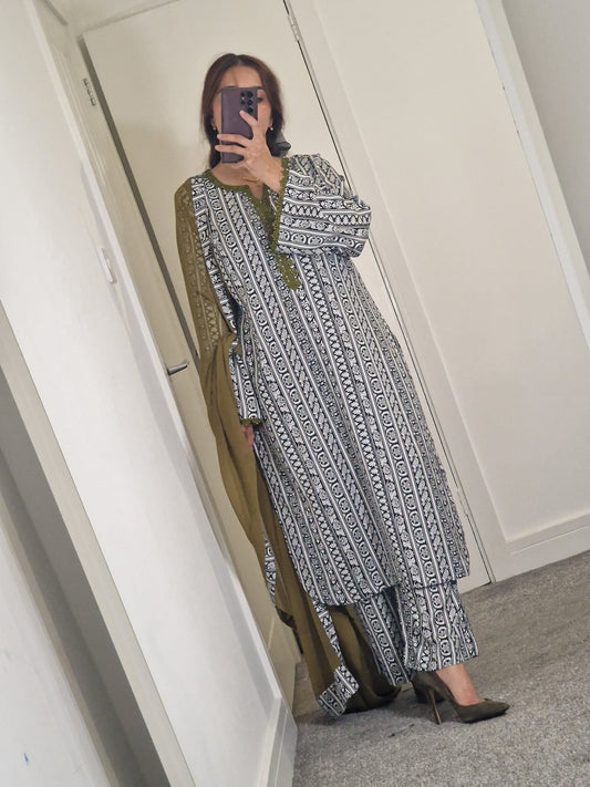 Uznau Linen Three Piece Suit UZ-LNN-GR014