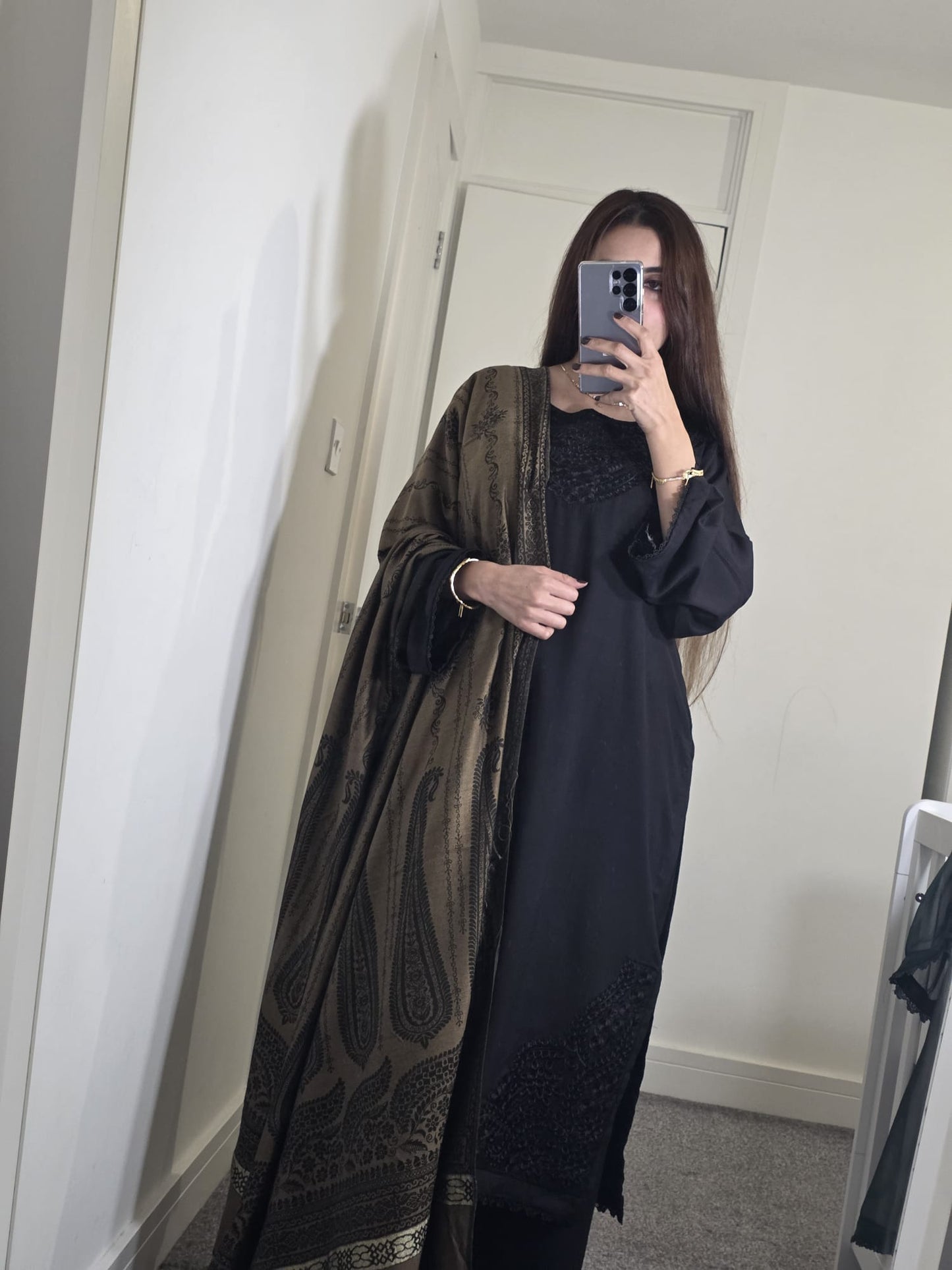 Uznau Embrioded Marina With Wool Shawl UZ-MR-BLK011