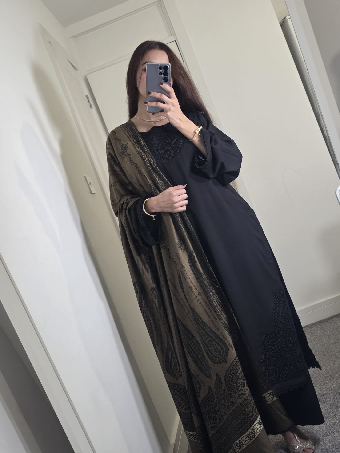 Uznau Embrioded Marina With Wool Shawl UZ-MR-BLK011