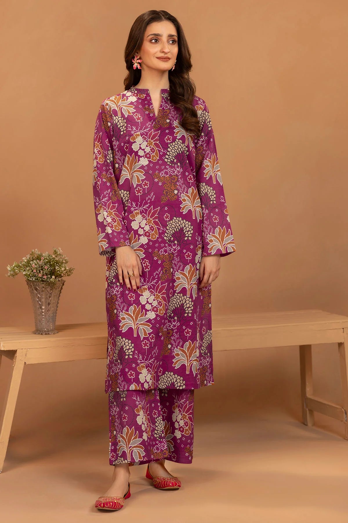 Motifz Khaddar Three Piece Suit MT-KHD-PNK03