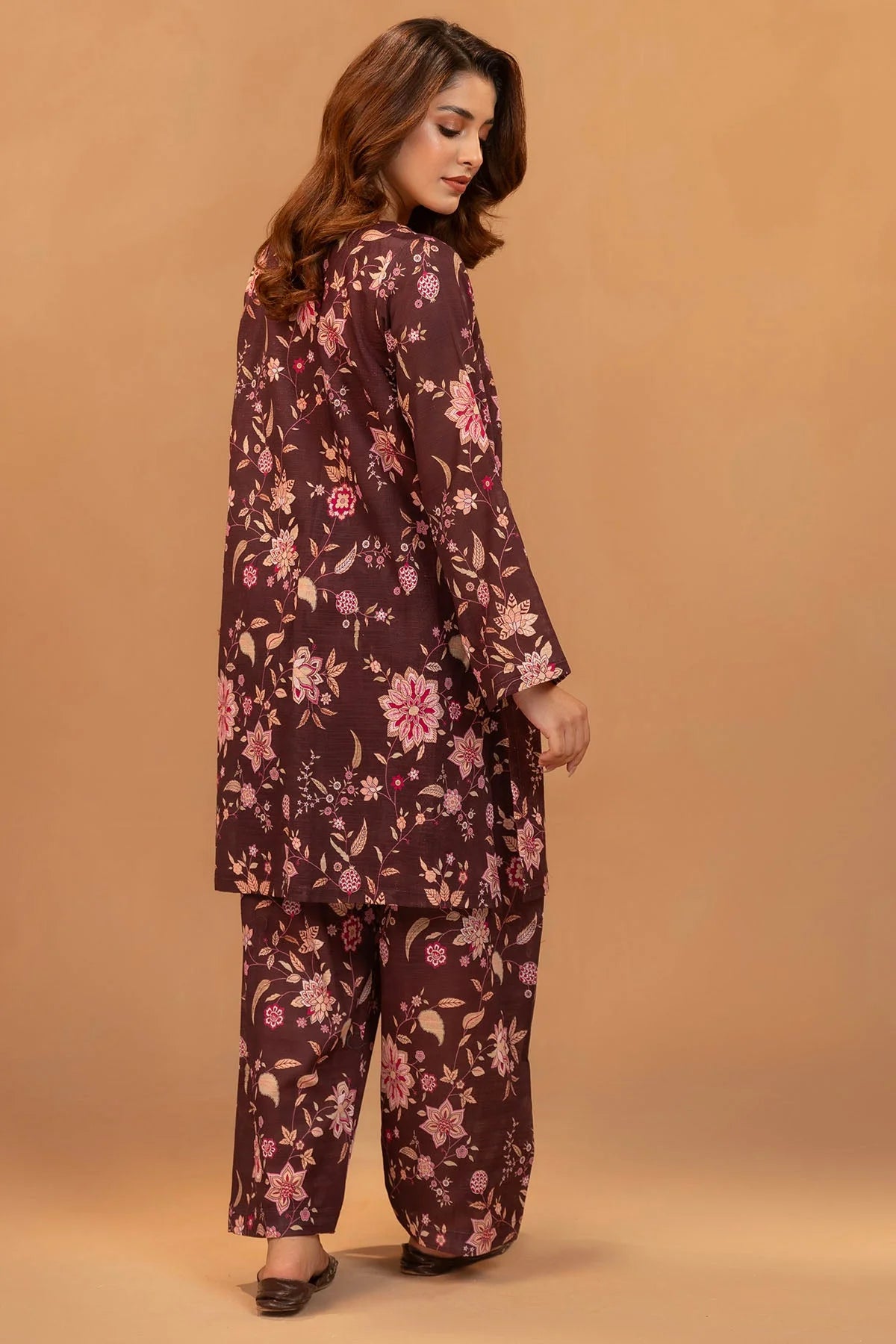 Motifz Khaddar Three Piece Suit MT-KHD-PNK02