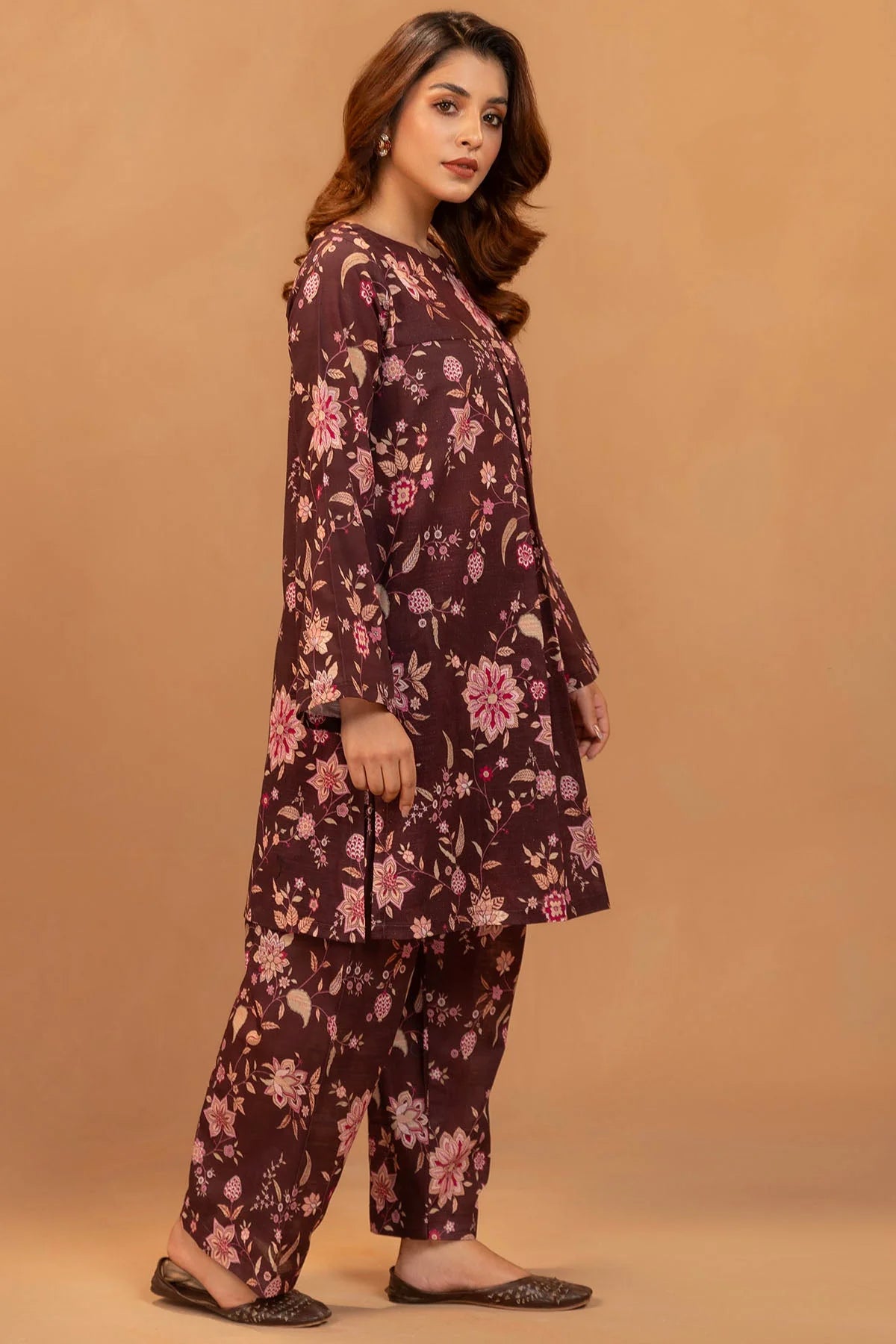 Motifz Khaddar Three Piece Suit MT-KHD-PNK02