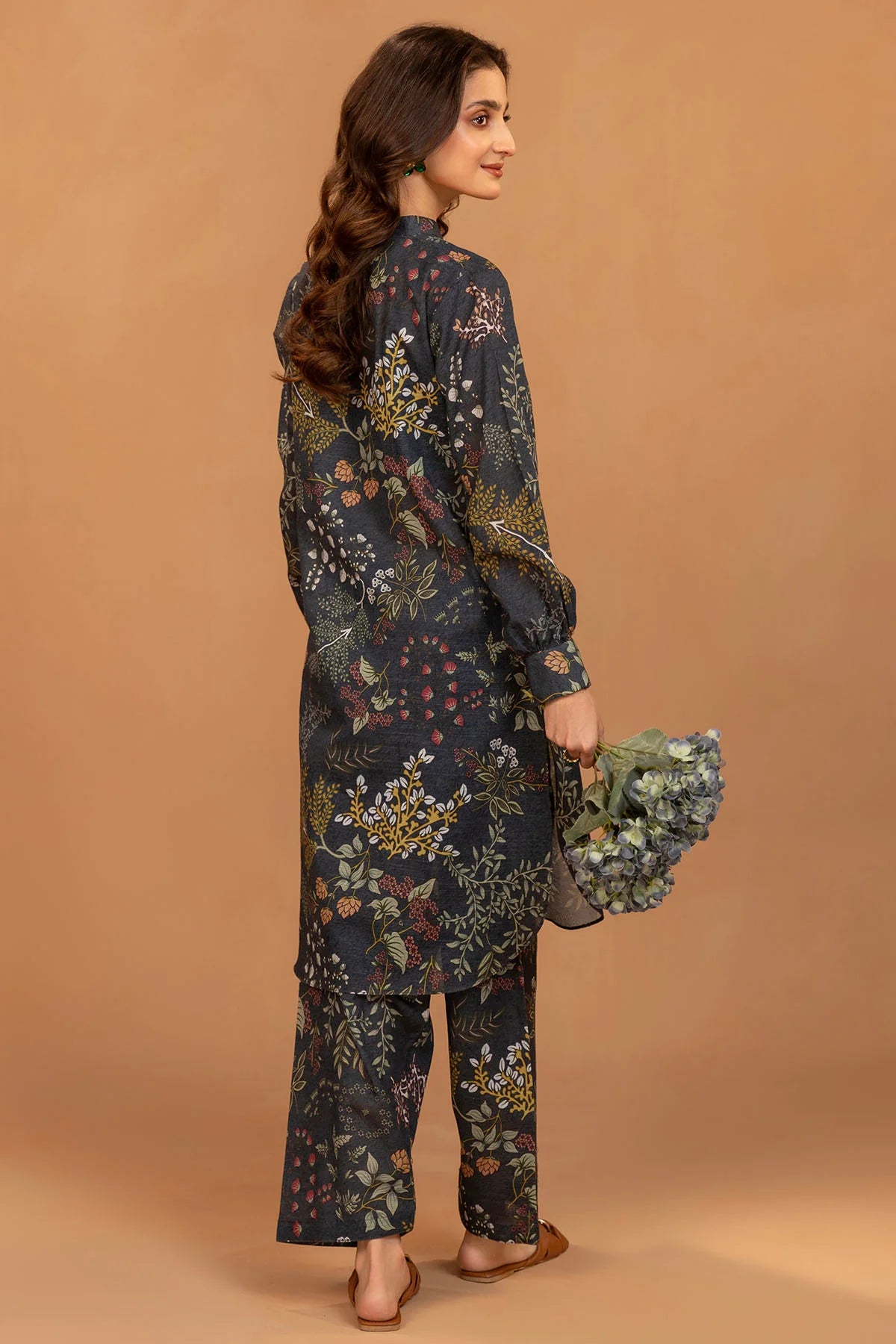 Motifz Khaddar Three Piece Suit MT-KHD-GR01