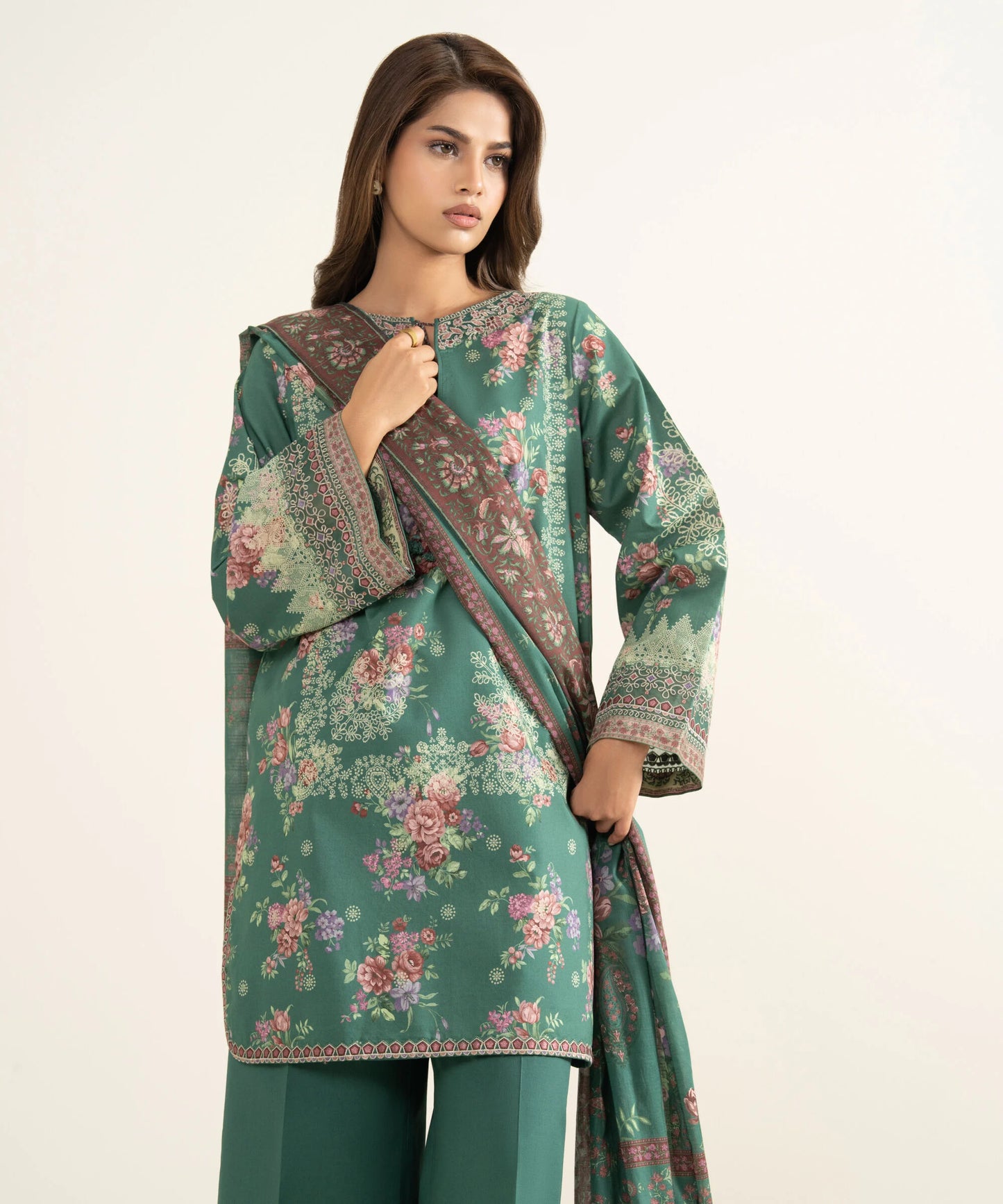 Sapphire Embroidered Lawn Three Piece Suit SP-LWN-GR016