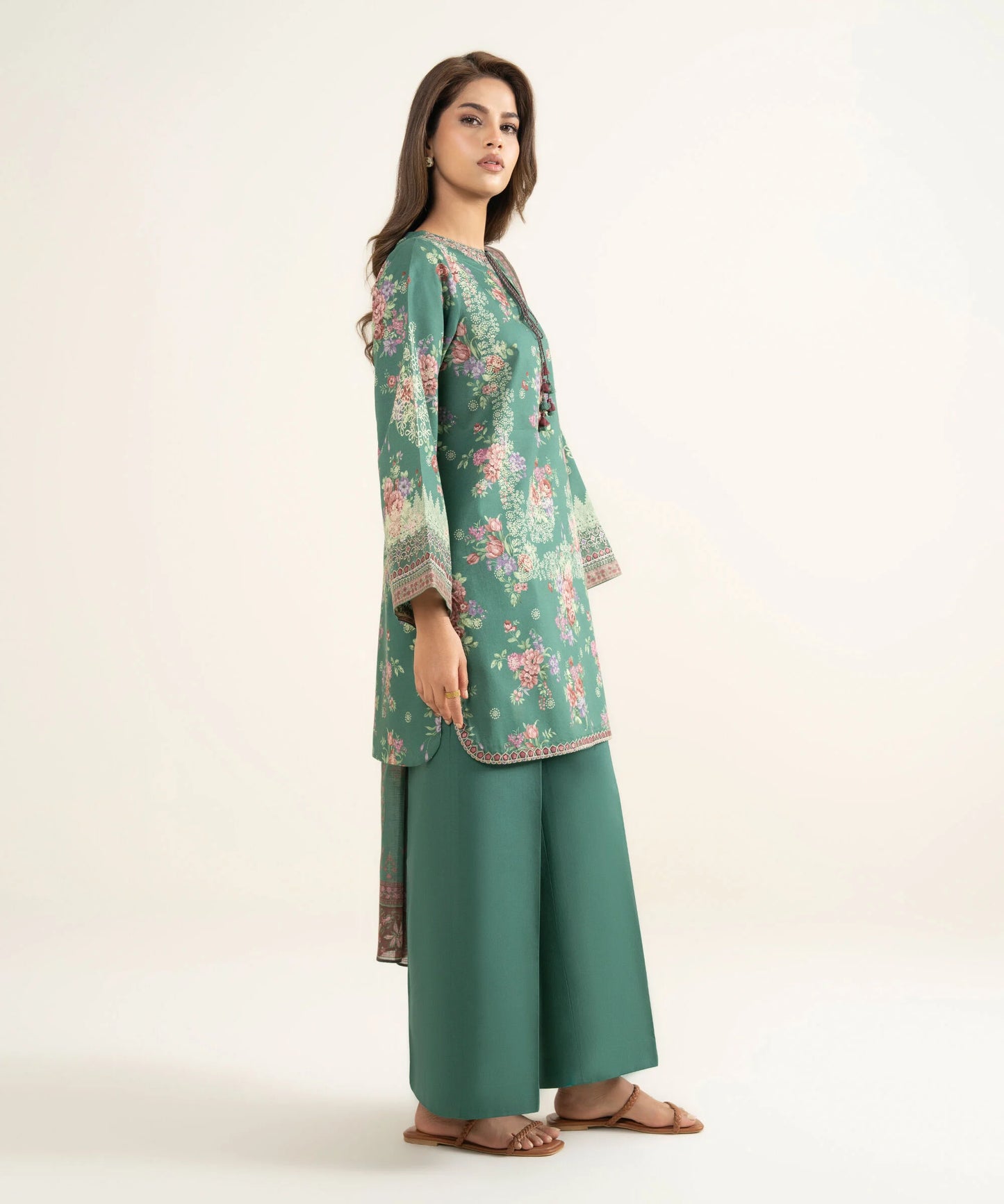 Sapphire Embroidered Lawn Three Piece Suit SP-LWN-GR016