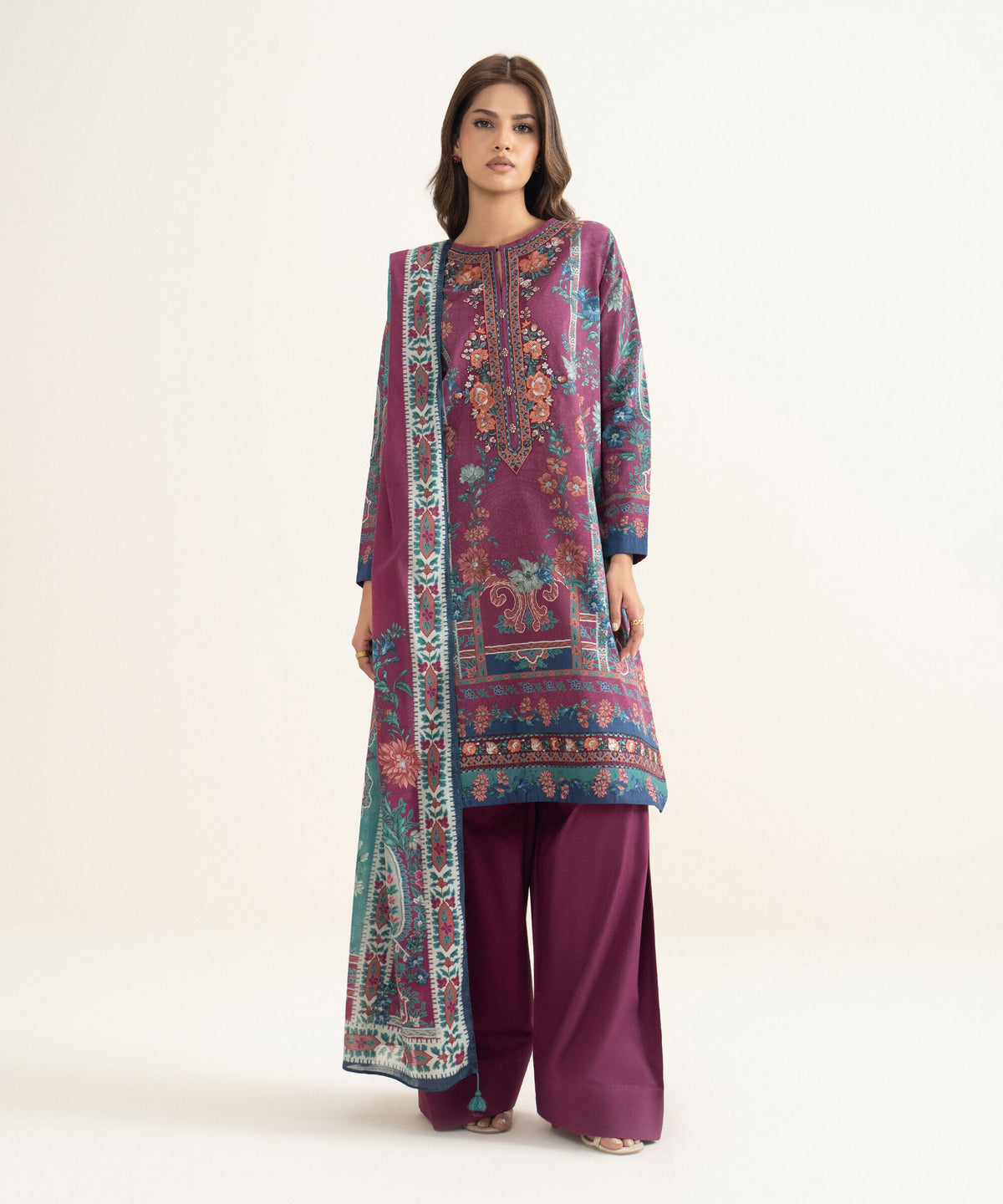 Sapphire Embroidered Lawn Three Piece Suit SP-LWN-MR04