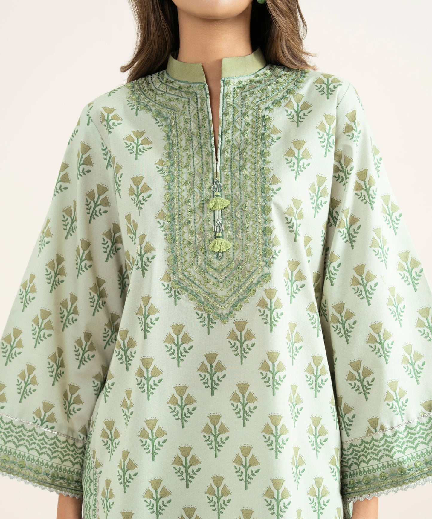 Sapphire Embroidered Lawn Three Piece Suit SP-LWN-GR015