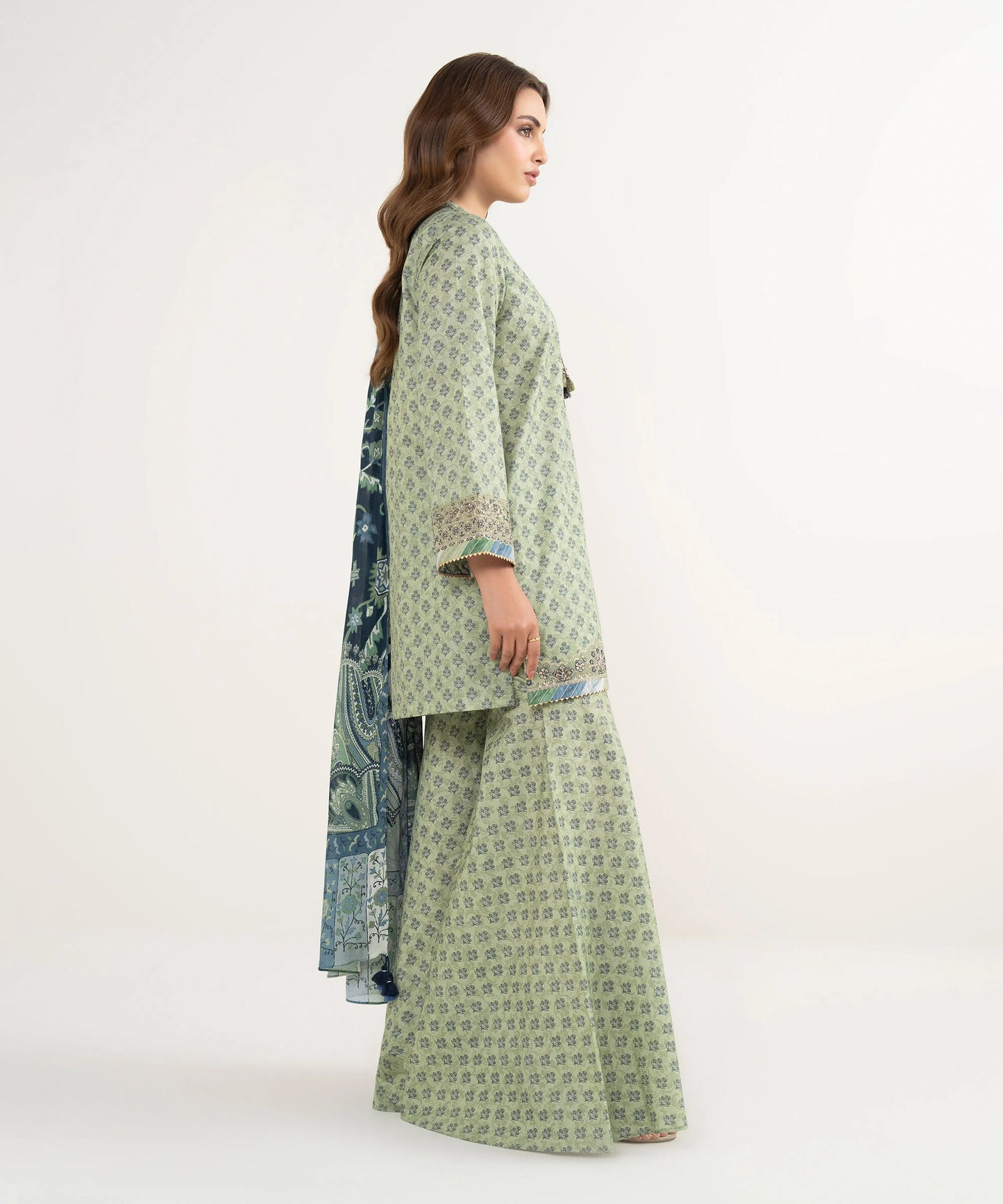 Sapphire Embroidered Lawn Three Piece Suit SP-LWN-GR014