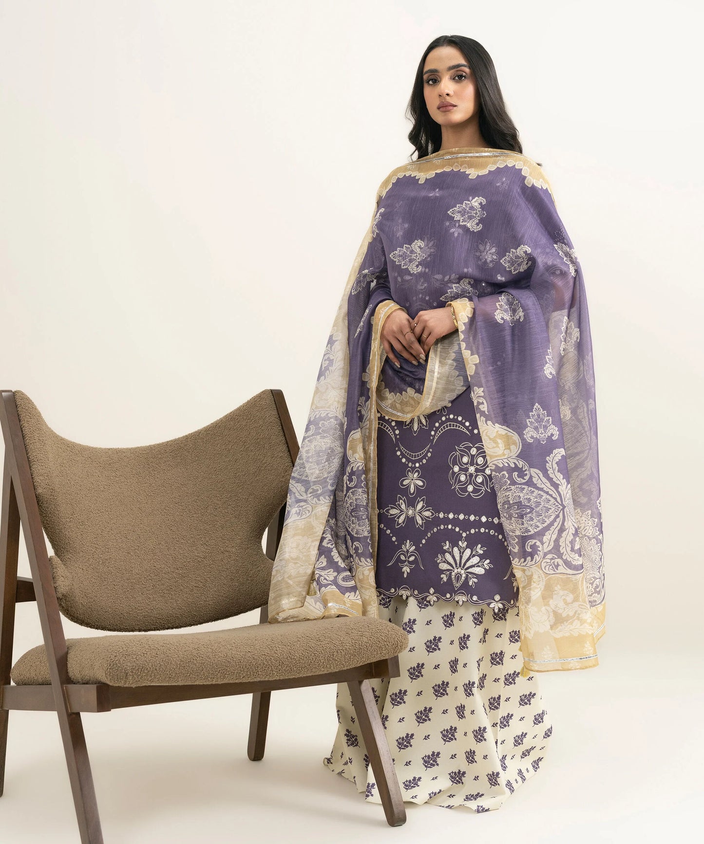 Sapphire Embroidered Lawn Three Piece Suit SP-LWN-PRP018
