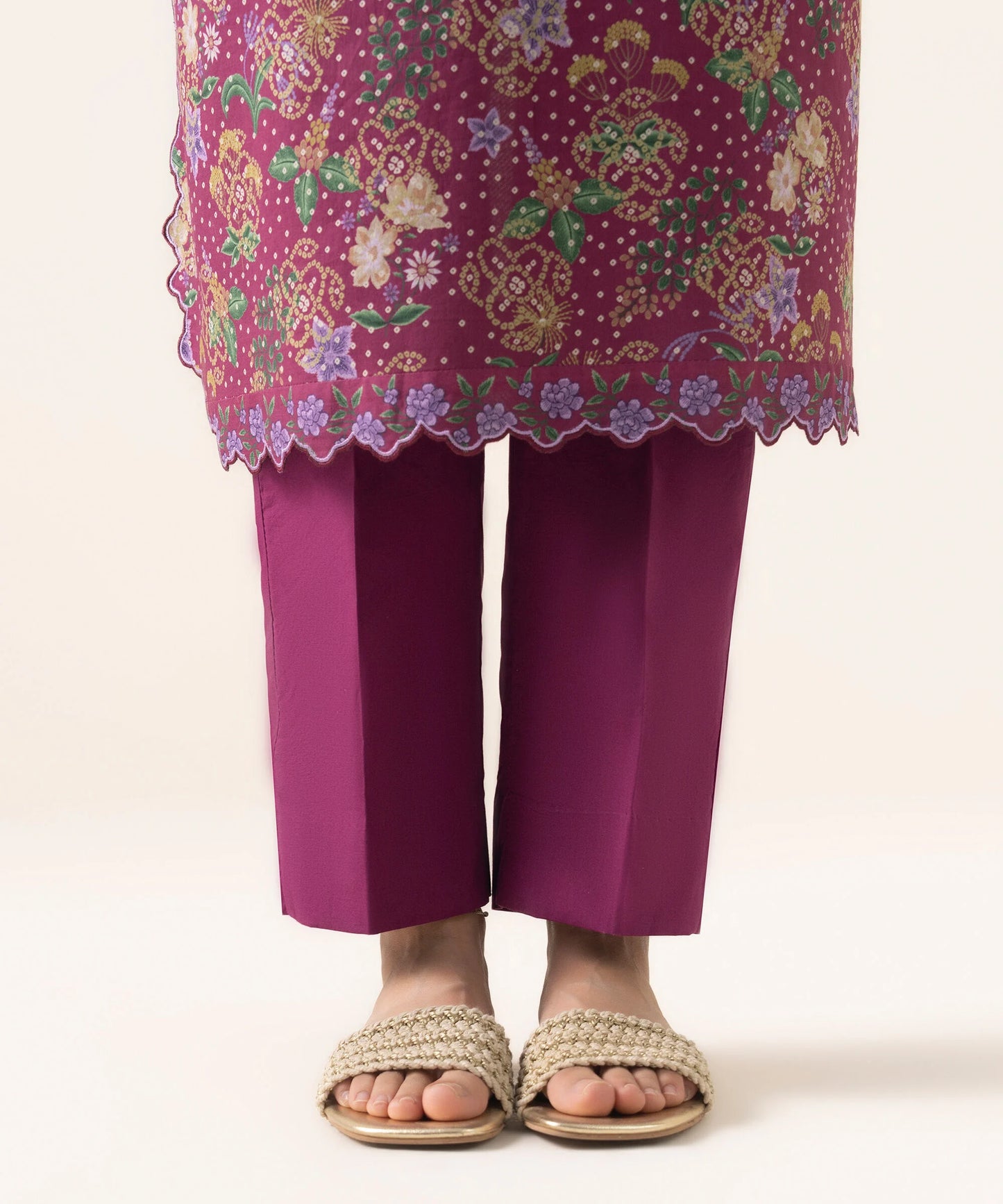 Sapphire Printed Lawn Three Piece Suit SP-LWN-PRP016
