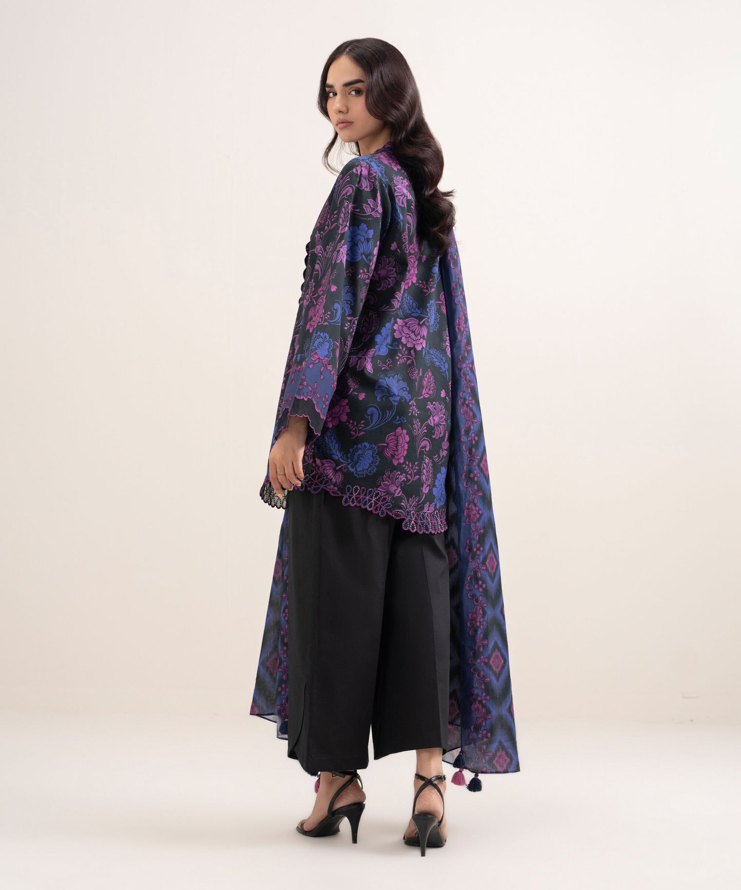 Sapphire Embrpidered Lawn Three Piece Suit SP-LWN-BLU017