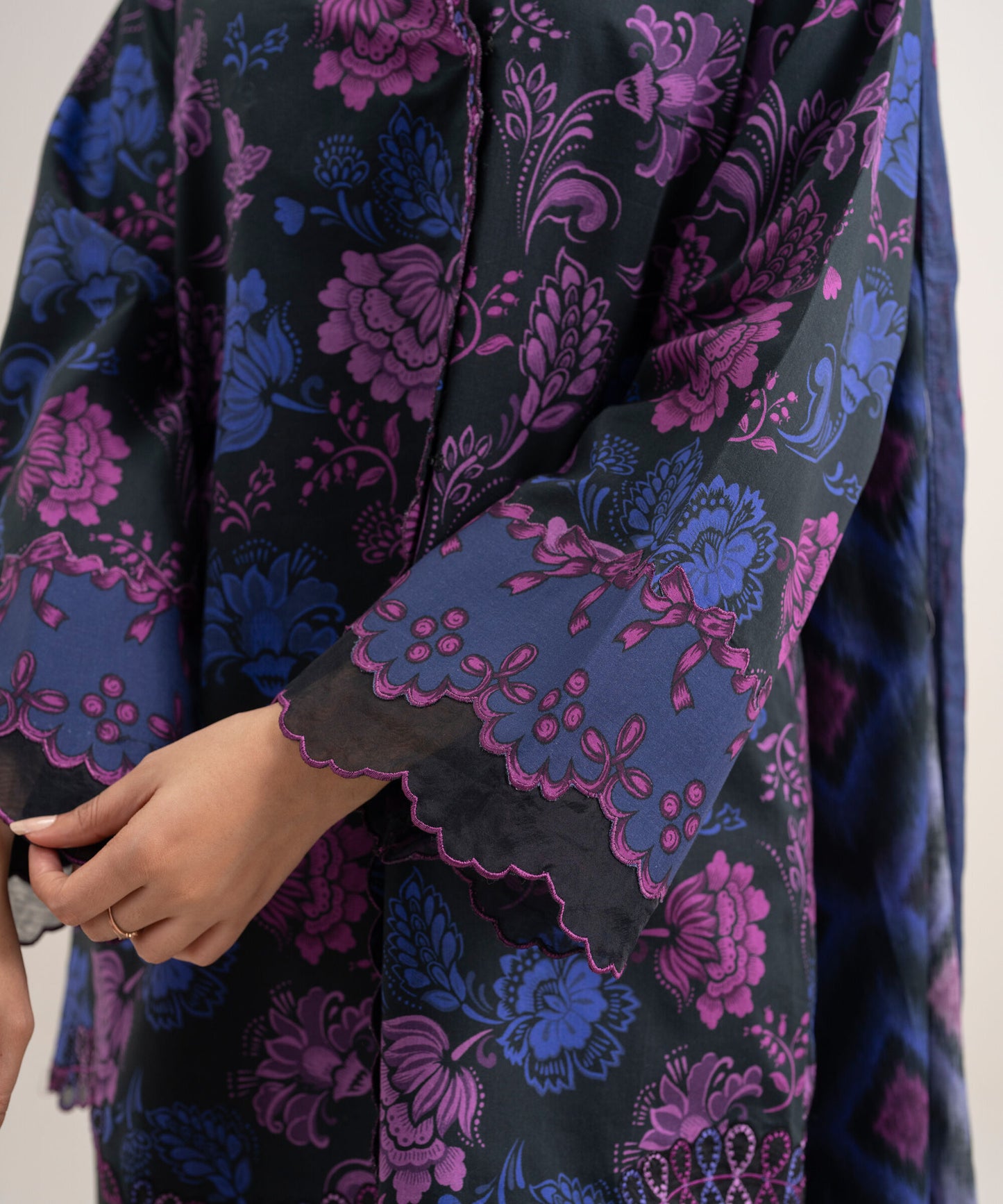 Sapphire Embrpidered Lawn Three Piece Suit SP-LWN-BLU017