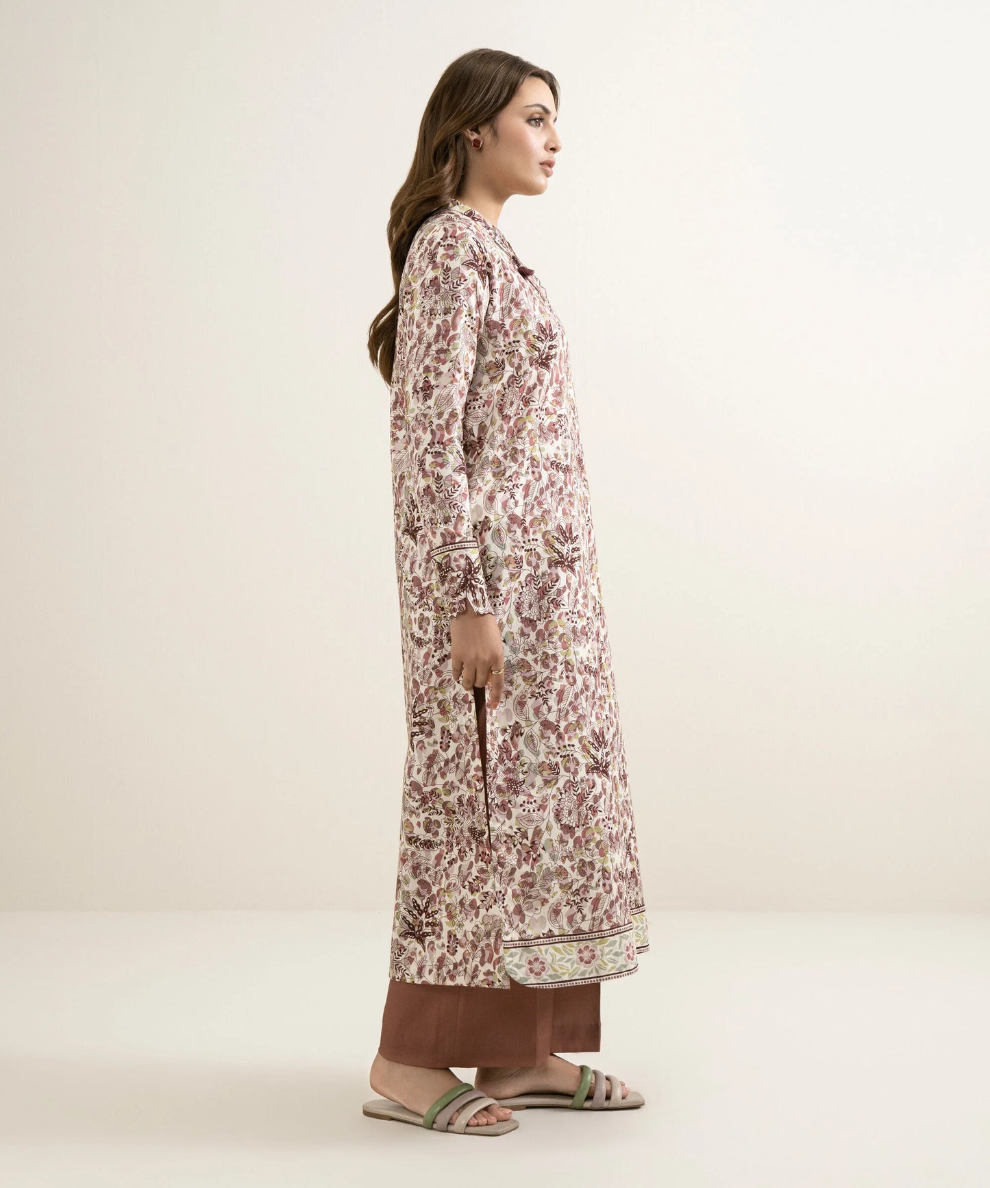 Sapphire Printed Lawn Three Piece Suit SP-LWN-MR03