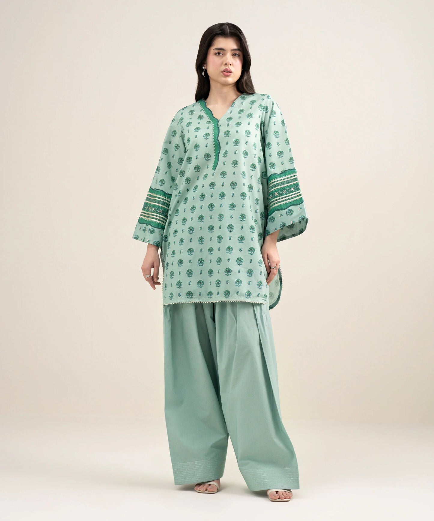 Sapphire Printed Lawn Suit With Farshi Shalwar And Matching Duppata SP-LWN-FR06
