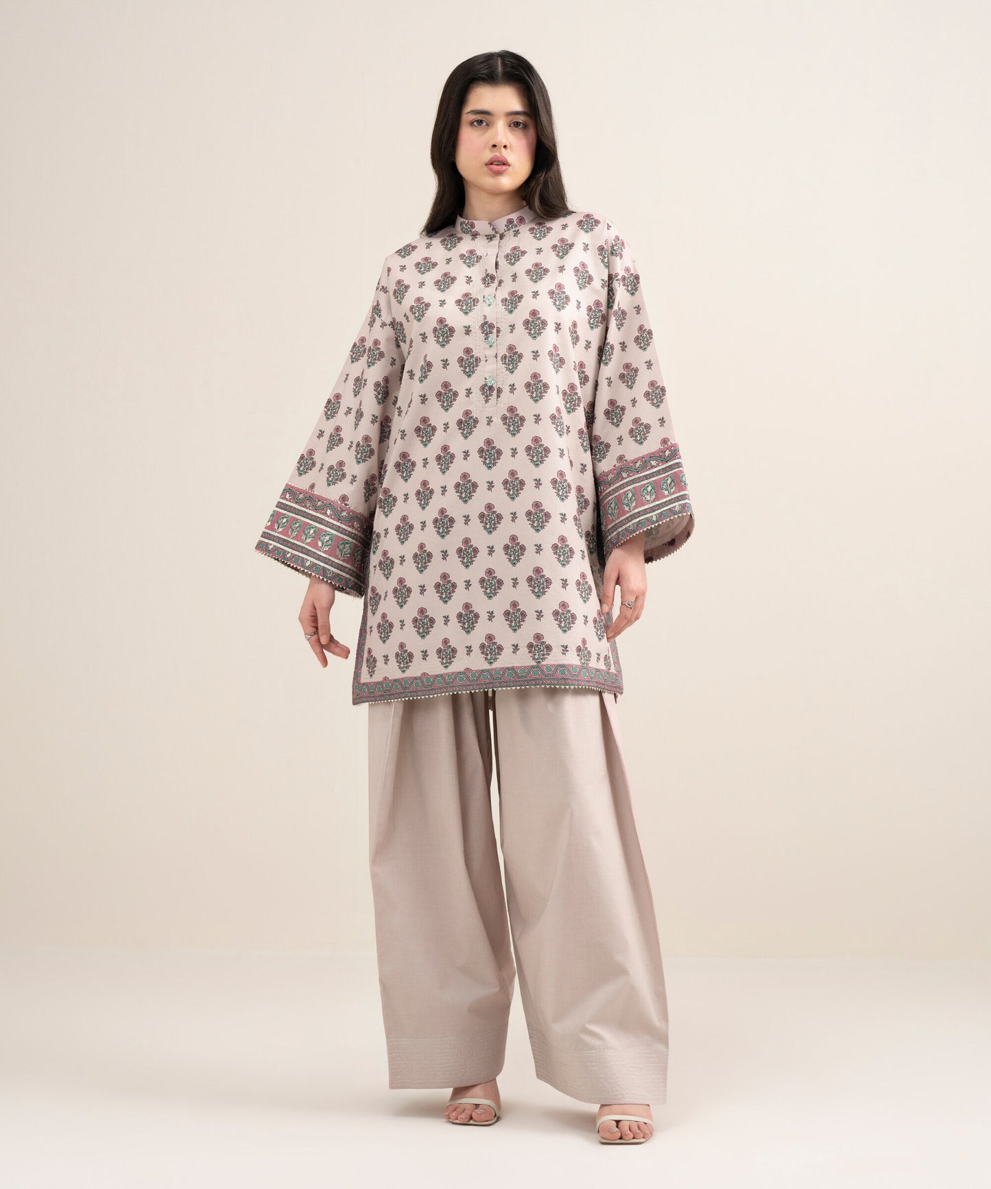 Sapphire Printed Lawn Three Piece Suit SP-LWN-PNK08