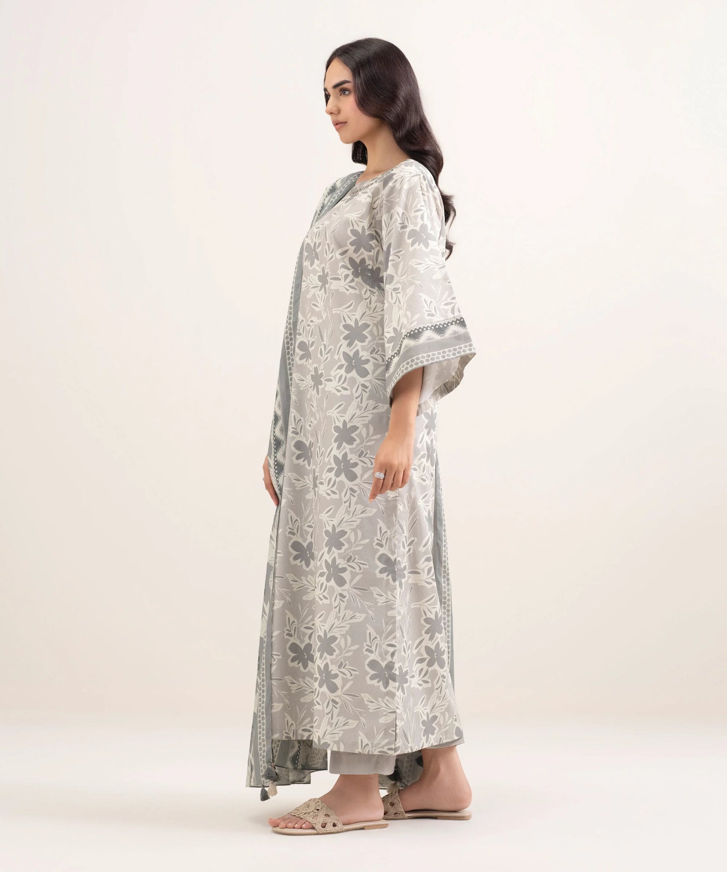 Sapphire Printed Lawn Three Piece Suit SP-LWN-GRY012