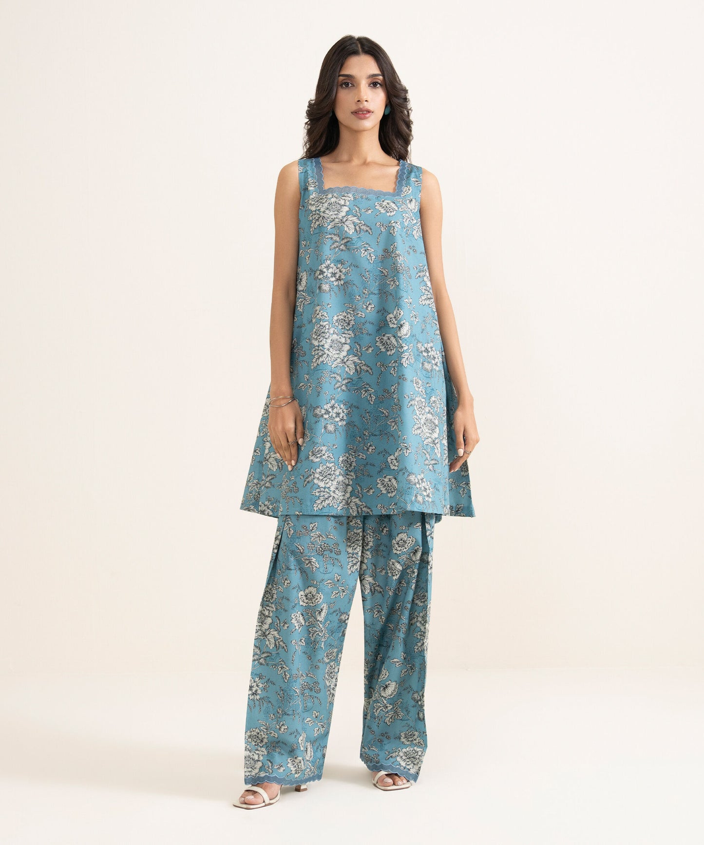Sapphire Embroidered Lawn Three Piece Suit SP-LWN-BLU024