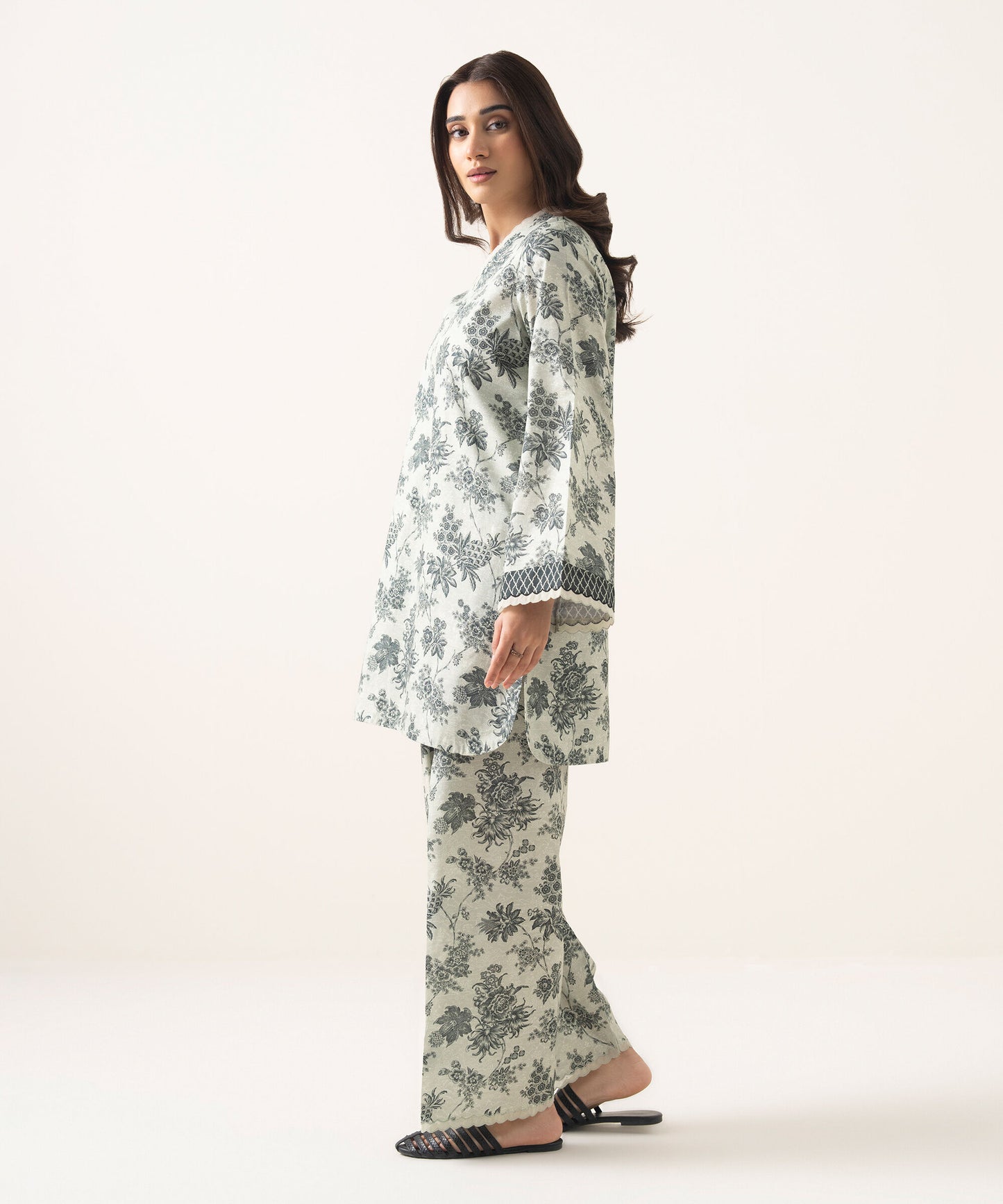 Sapphire Printed Lawn Three Piece Suit SP-LWN-BLK031