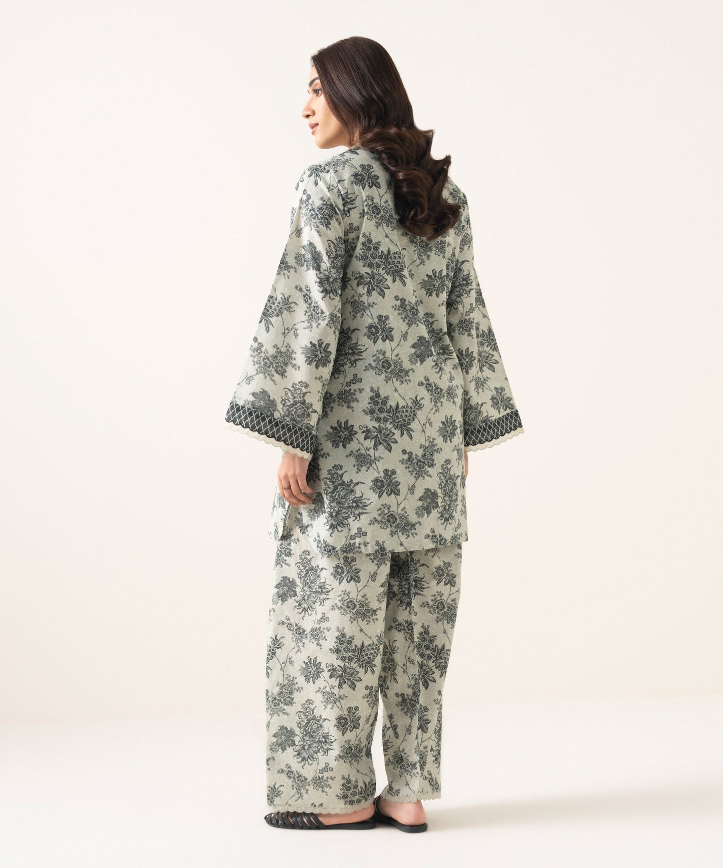 Sapphire Printed Lawn Three Piece Suit SP-LWN-BLK031