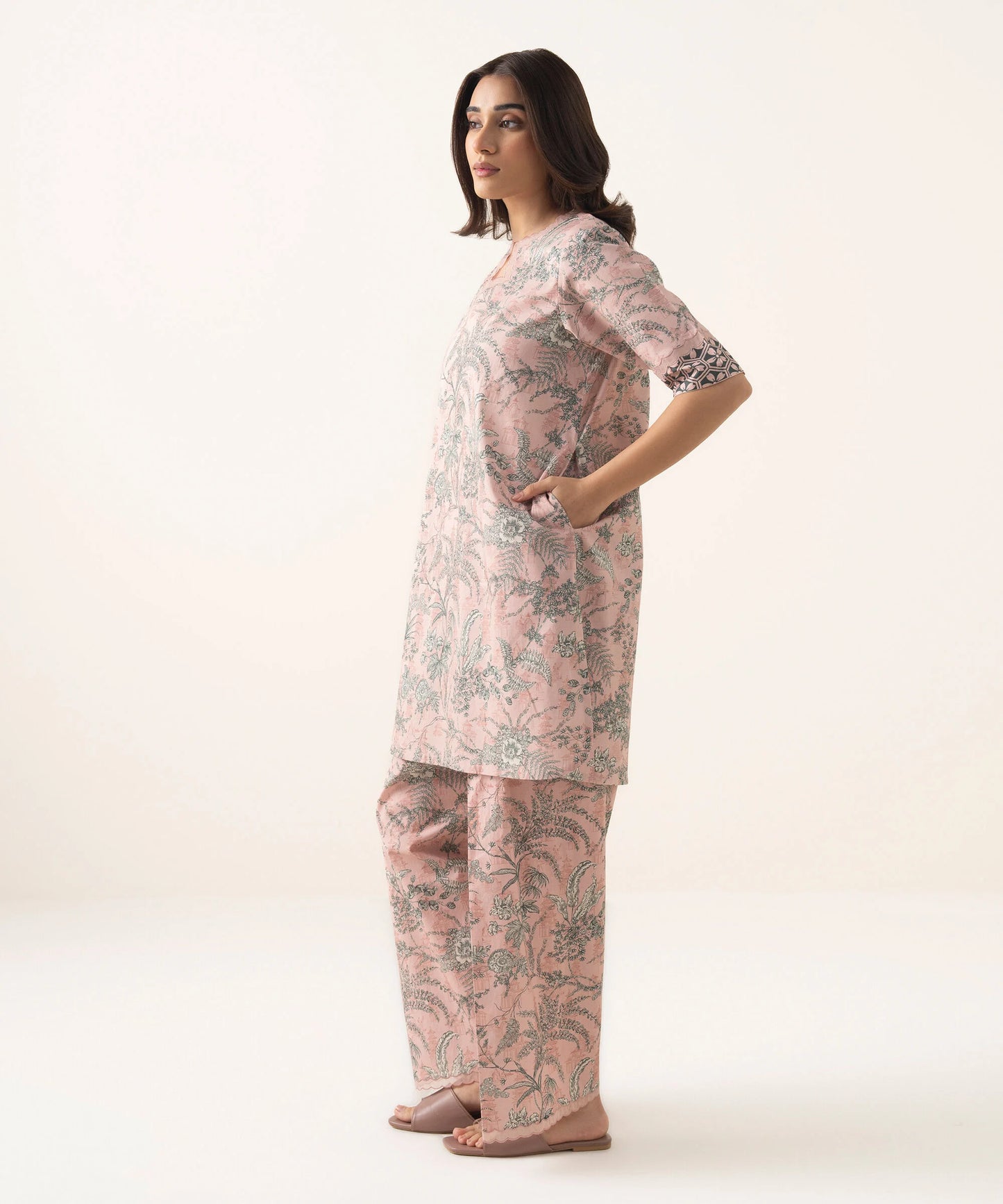 Sapphire Printed Lawn Three Piece Suit With Matchin Dupatta SP-LWN-PNK011