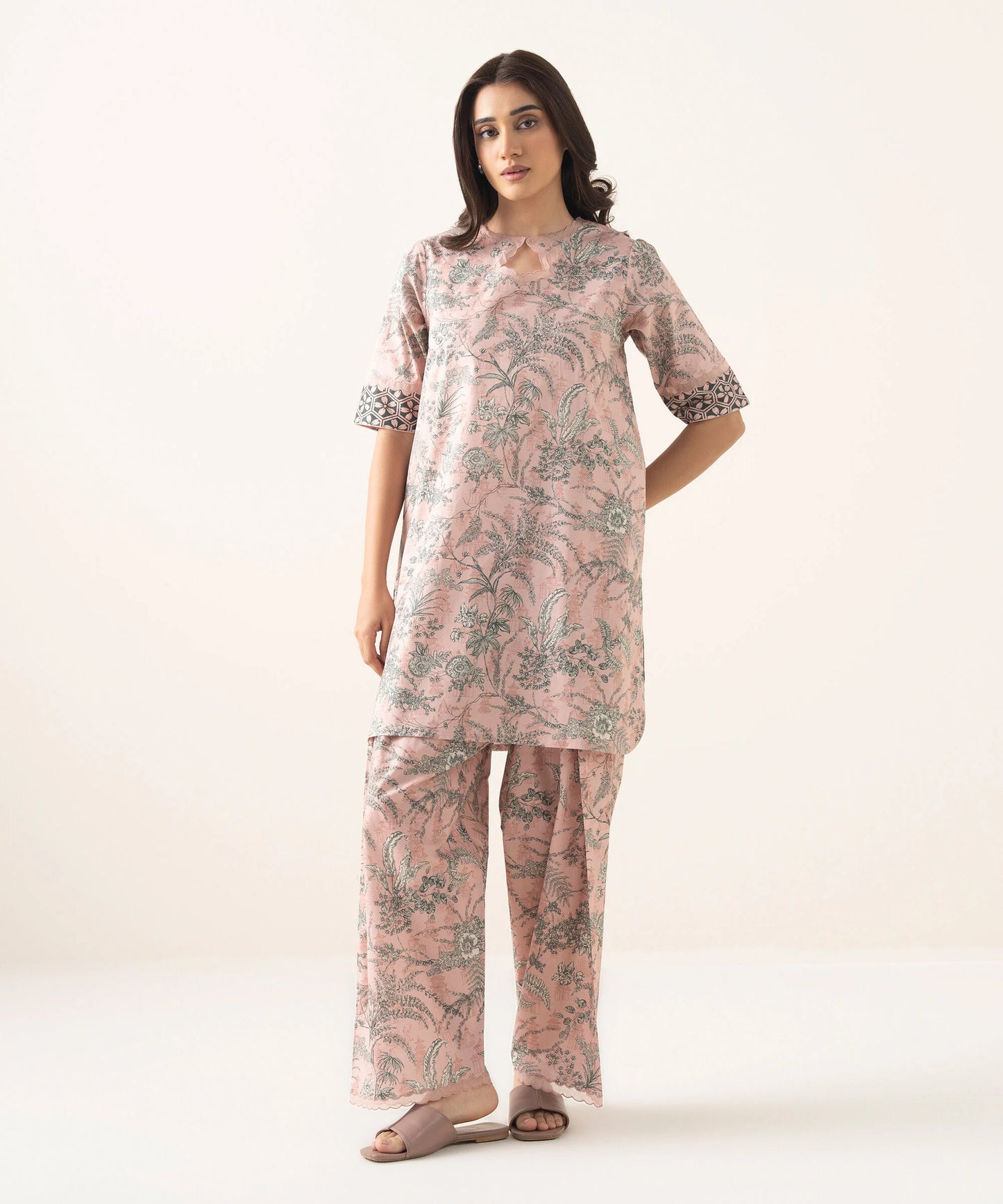Sapphire Printed Lawn Three Piece Suit With Matchin Dupatta SP-LWN-PNK011