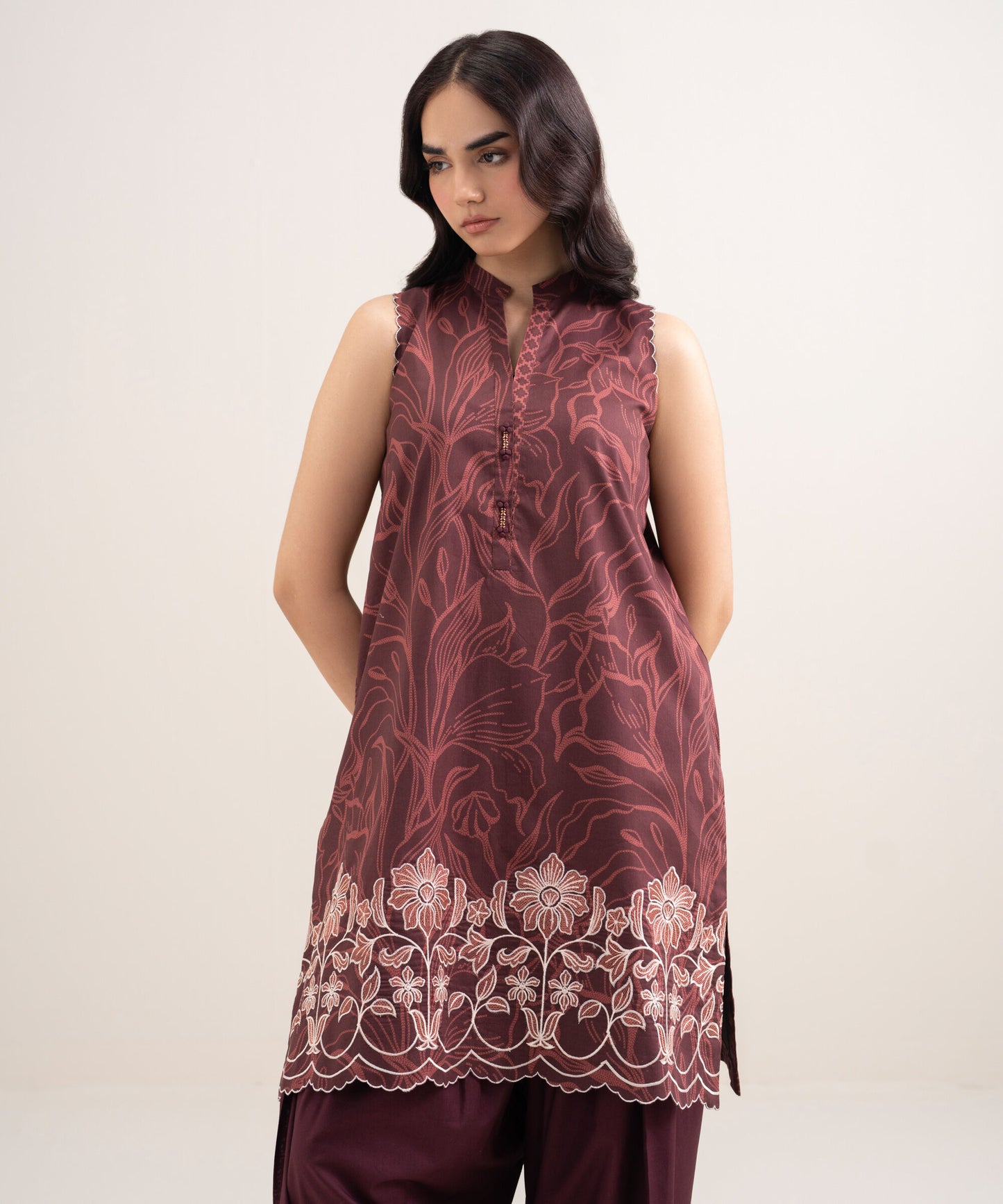 Sapphire Embroidered Lawn Three Piece Suit SP-LWN-RD04