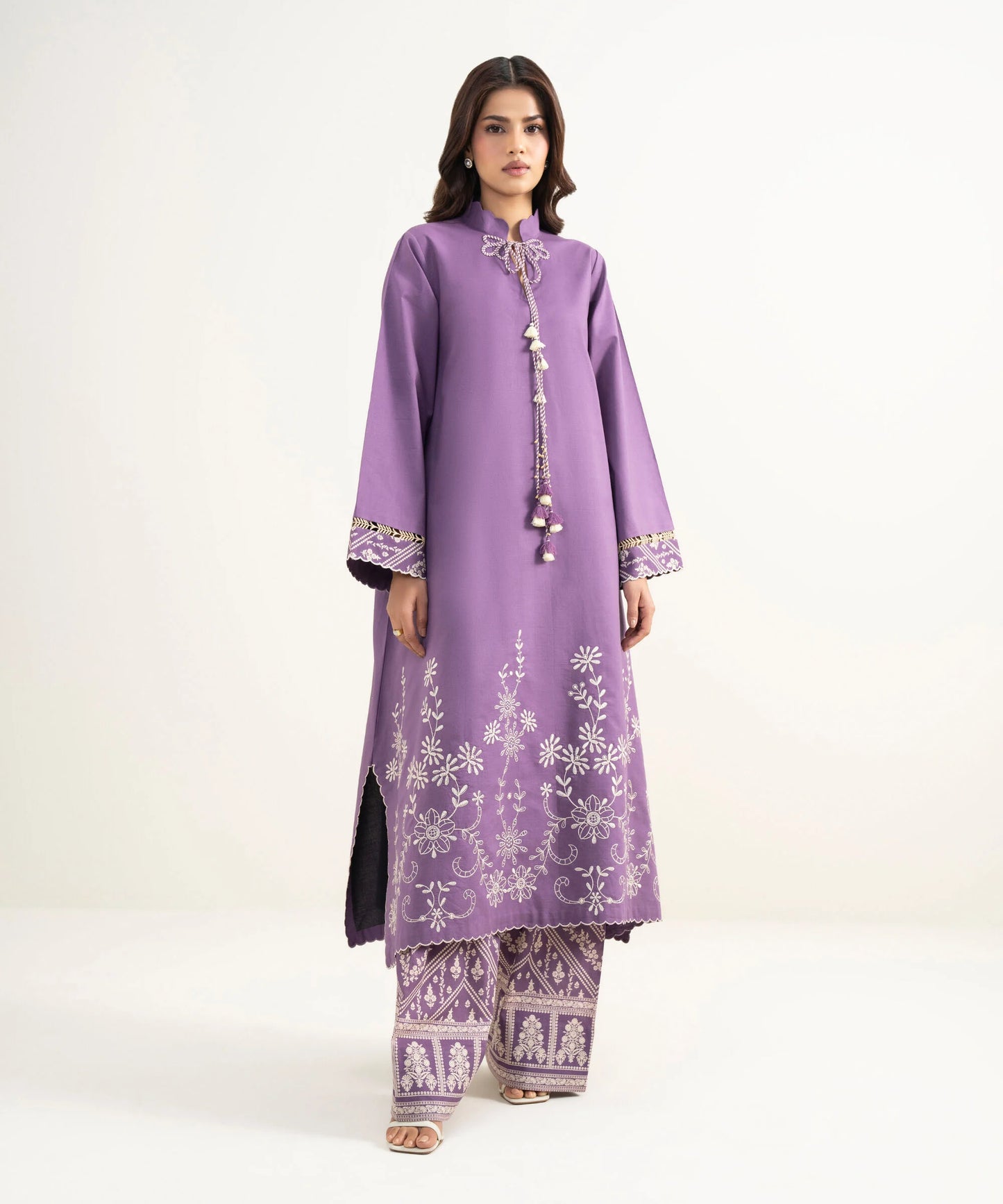 Sapphire Embroidered Lawn Three Piece Suit SP-LWN-PRP012