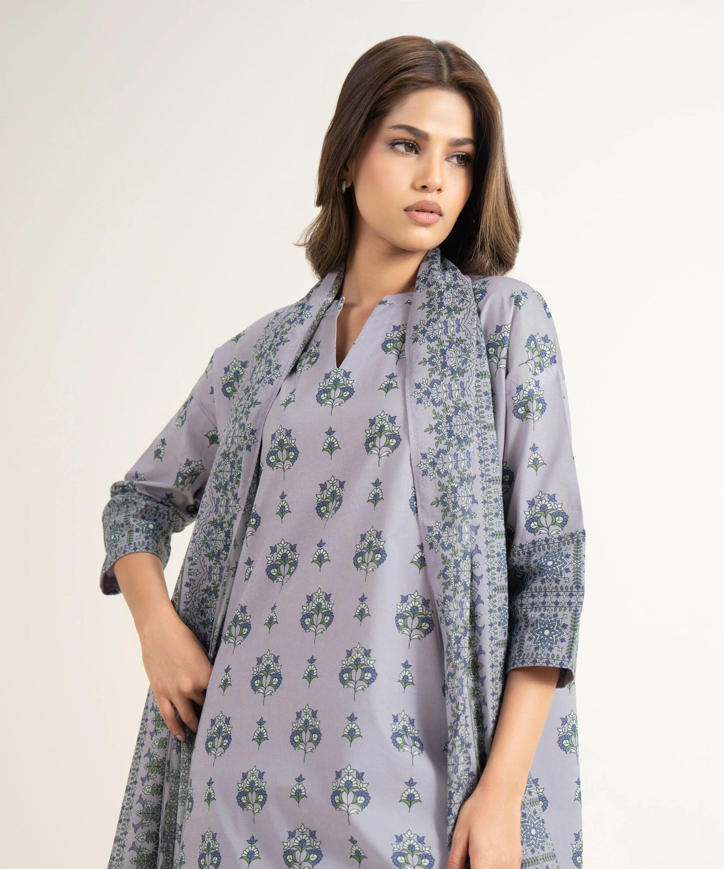 Sapphire Printed Lawn Three Piece Suit SP-LWN-PRP015