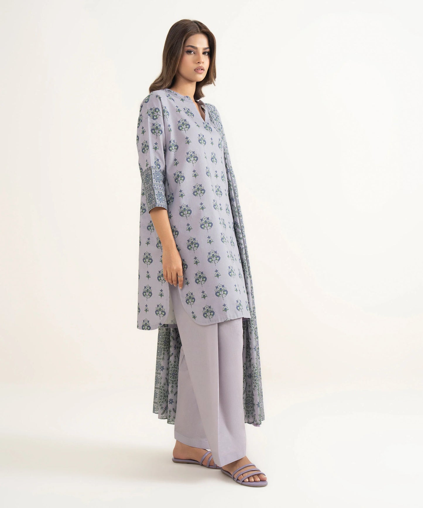 Sapphire Printed Lawn Three Piece Suit SP-LWN-PRP015