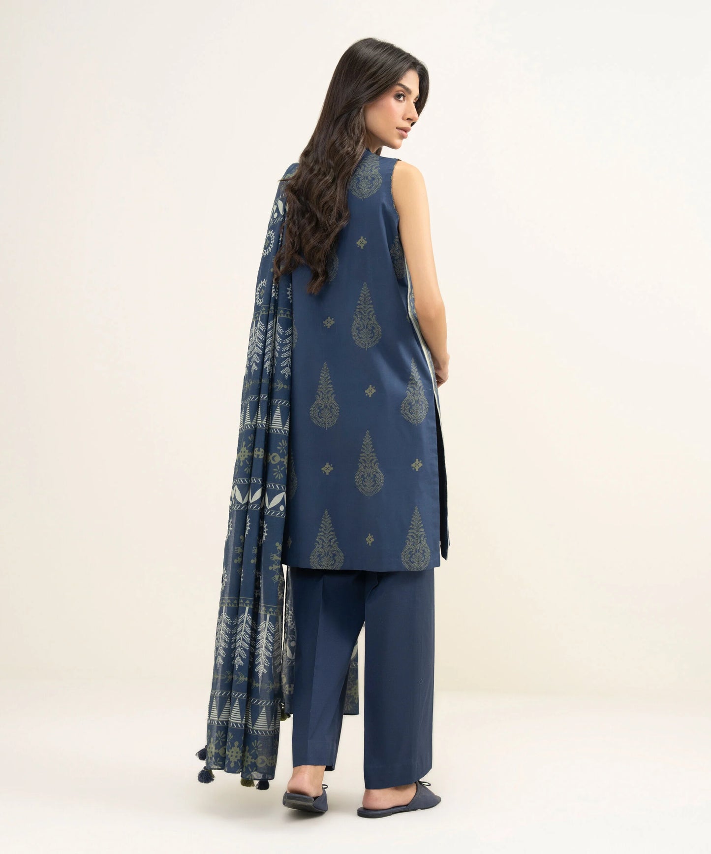 Sapphire Printed Lawn Suit With Matchin Dupatta SP-LWN-BLU013