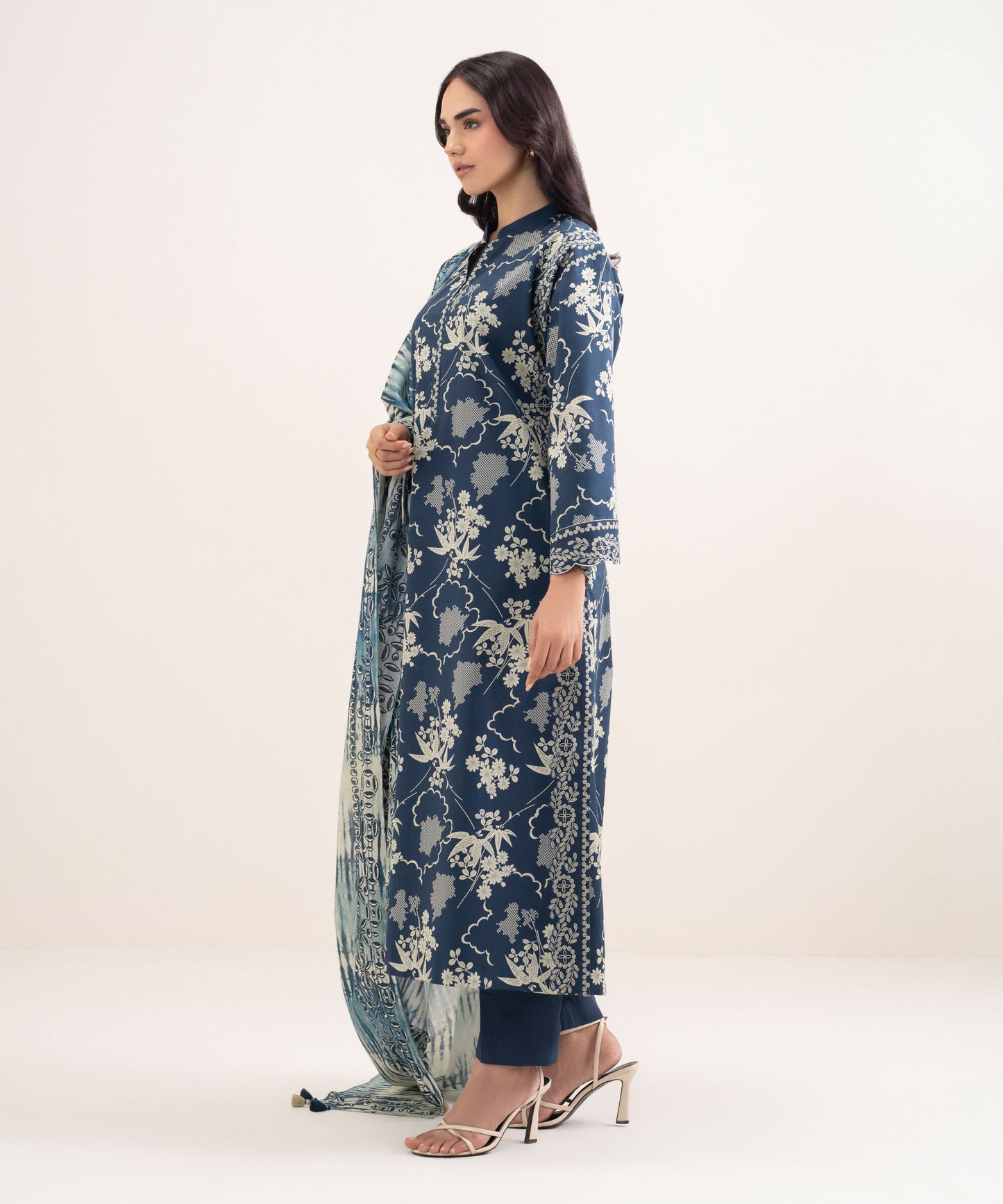 Sapphire Printed Lawn Three Piece Suit SP-LWN-BLU014