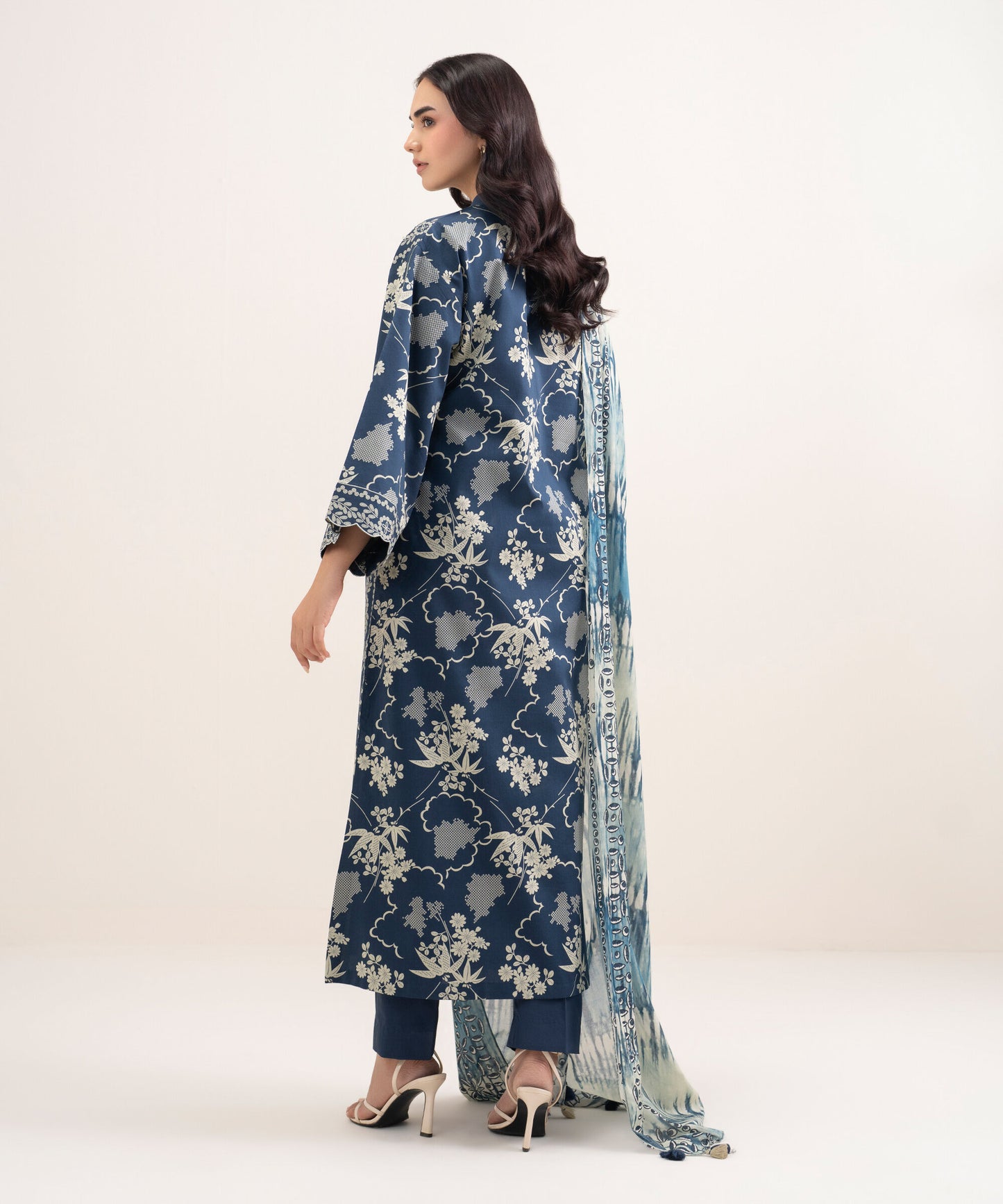 Sapphire Printed Lawn Three Piece Suit SP-LWN-BLU014