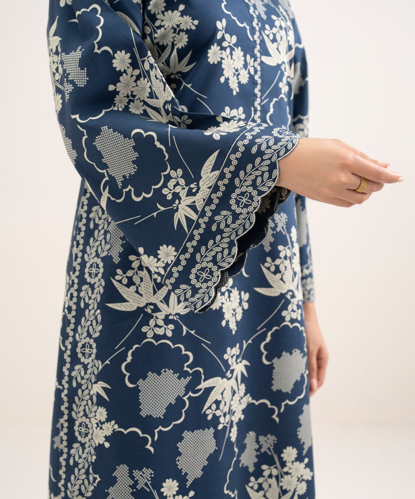 Sapphire Printed Lawn Three Piece Suit SP-LWN-BLU014