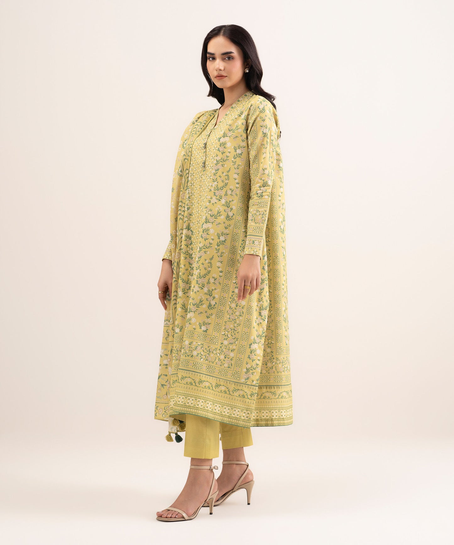 Sapphire Printed Lawn Three Piece Suit SP-LWN-YL012