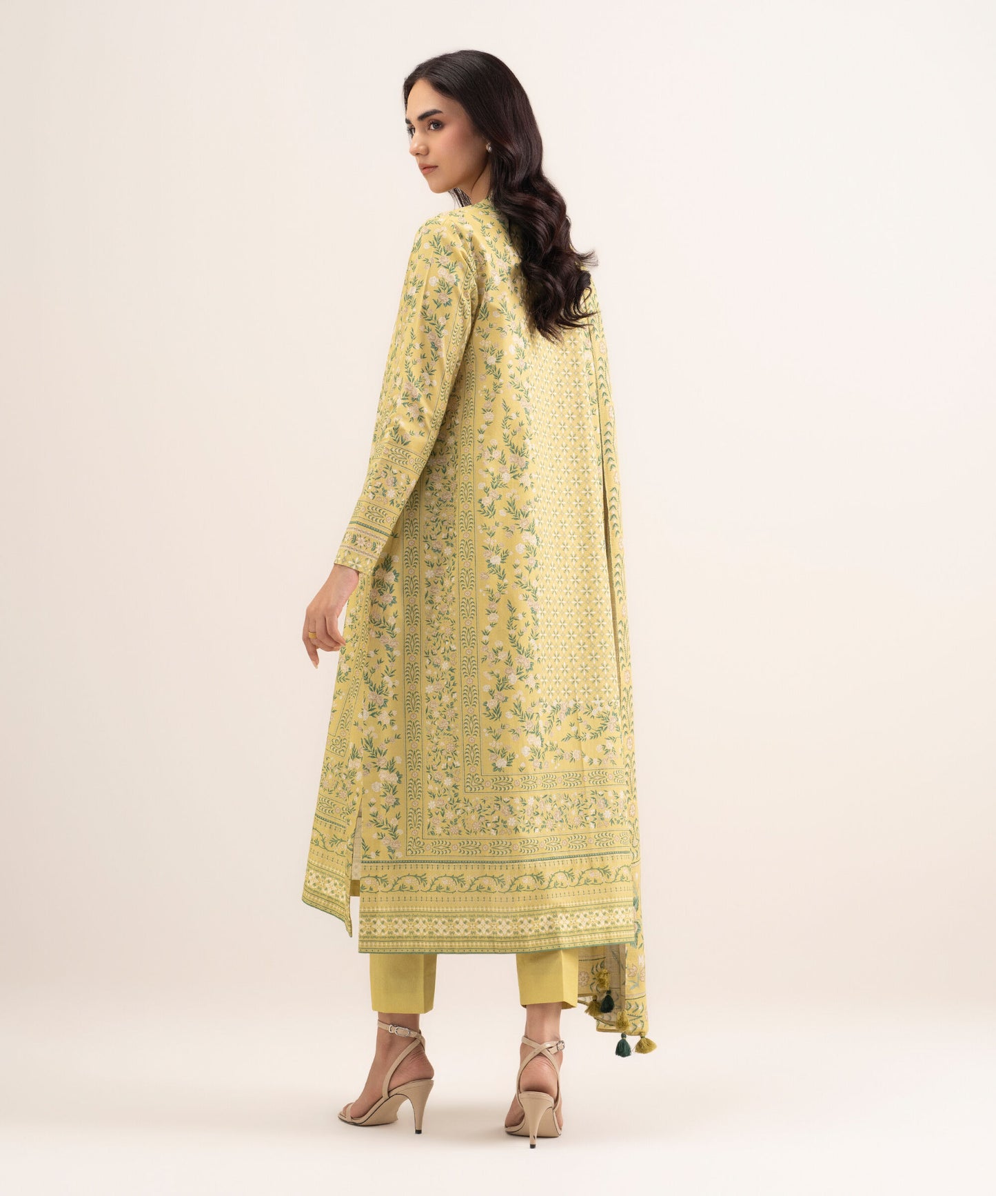 Sapphire Printed Lawn Three Piece Suit SP-LWN-YL012