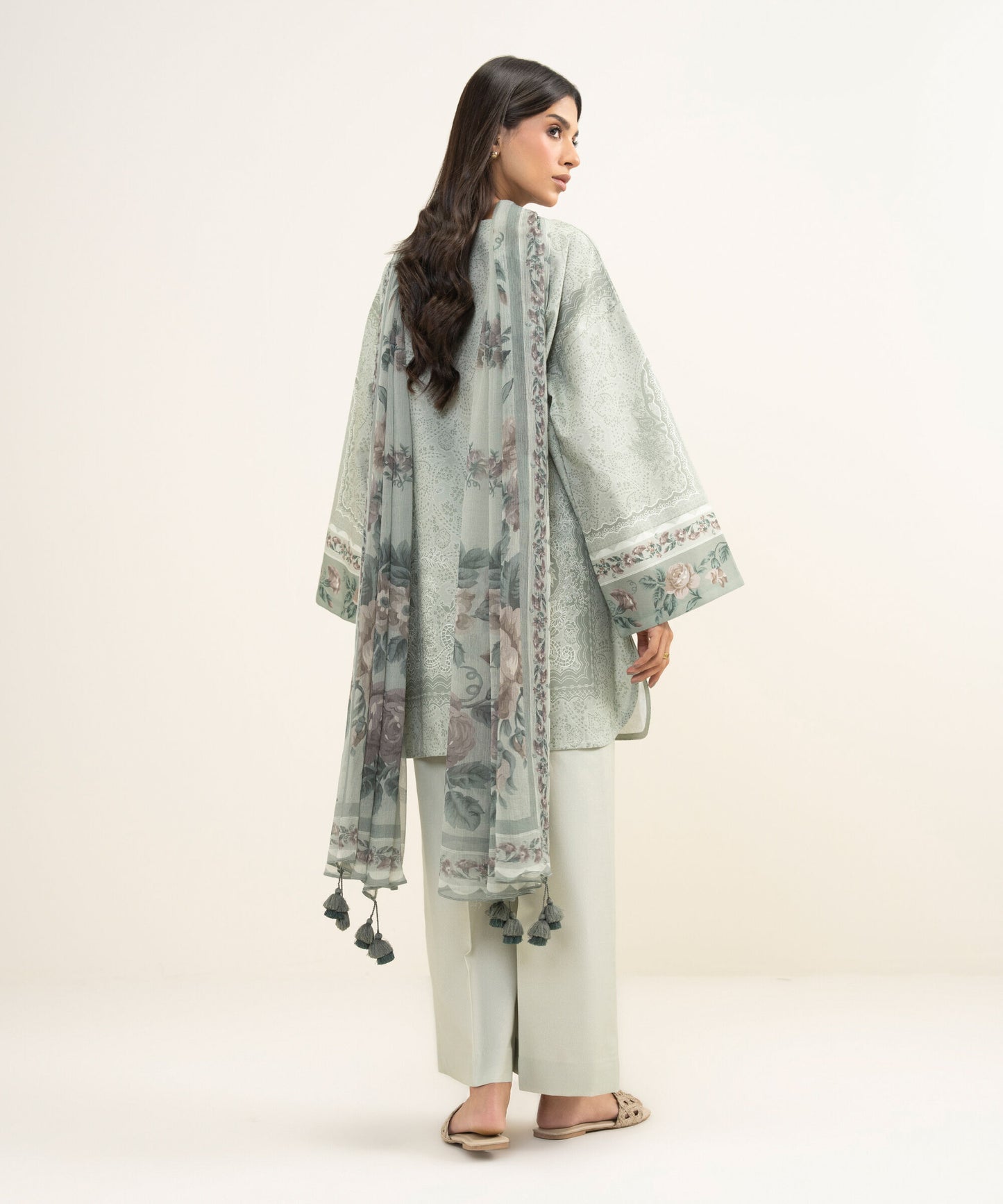 Sapphire Printed Lawn Three Piece Suit SP-LWN-GRY010