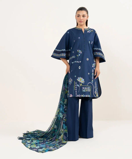 Sapphire Embrpidered Lawn Three Piece Suit SP-LWN-BLU018