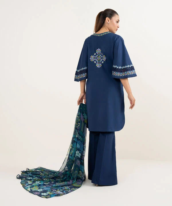 Sapphire Embrpidered Lawn Three Piece Suit SP-LWN-BLU018