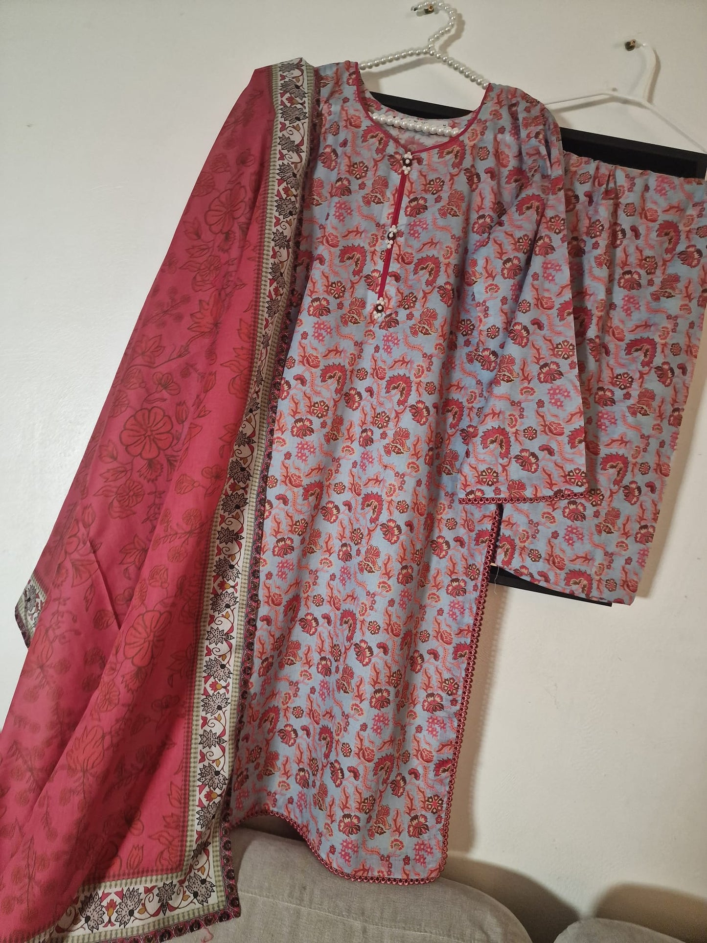 Uznau Lawn Summer Kameez Dupatta Trouser Asian Outfit