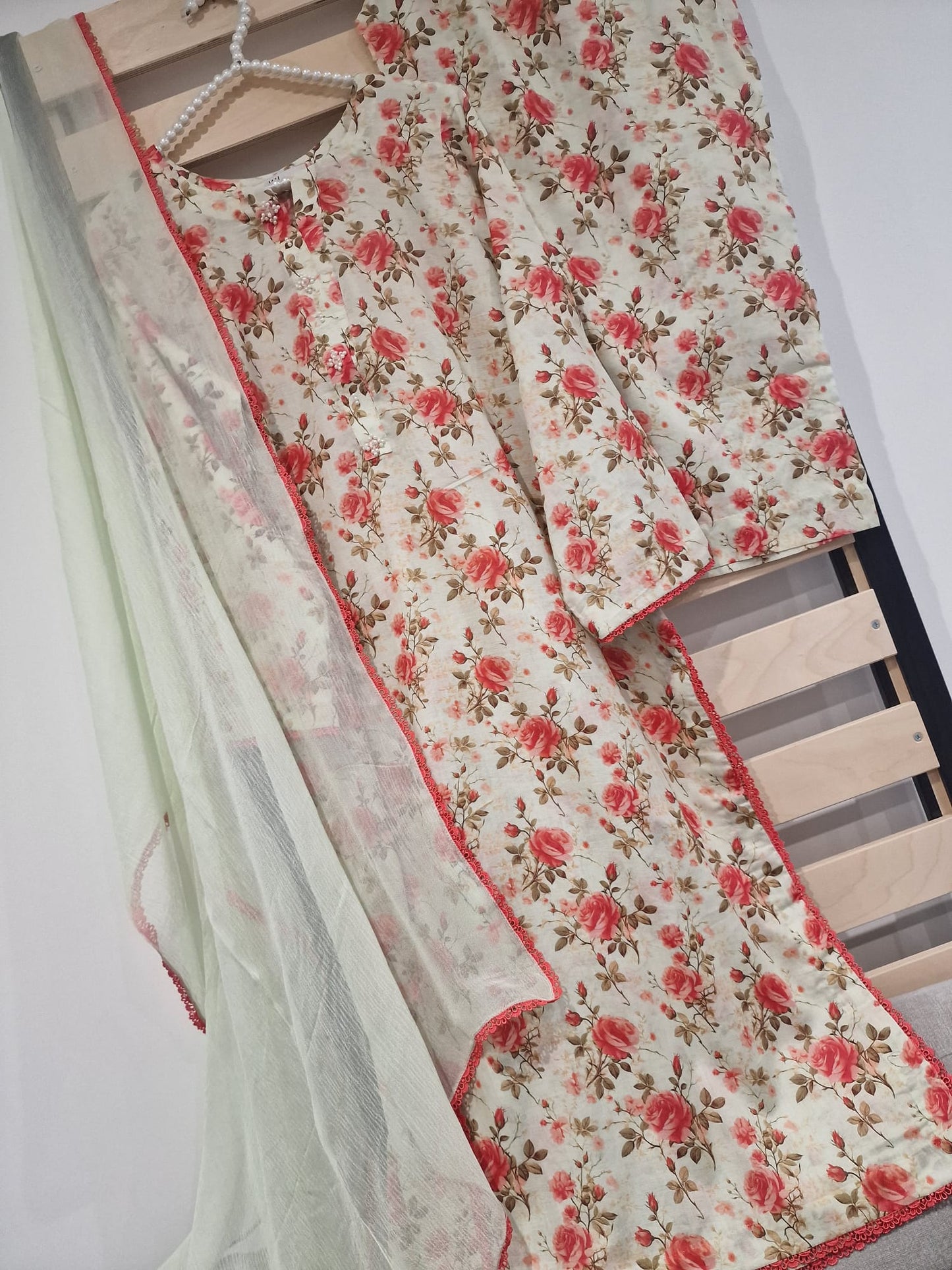 Uznau summer Lawn Dupatta Shirt Trouser Asian Wear