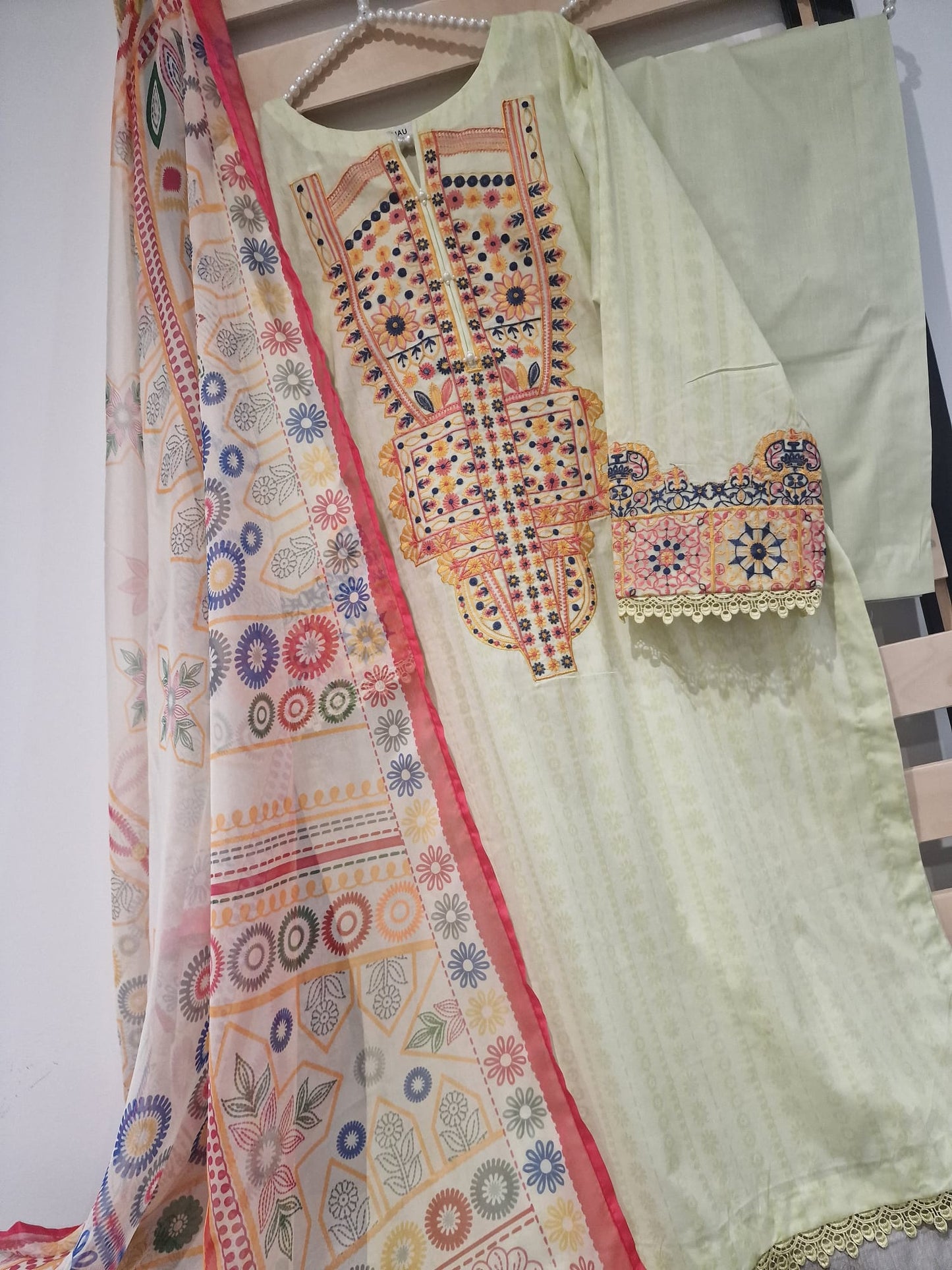 Nishaat Linen Embroided Lawn Kameez Dupatta Trouser Traditional Wear